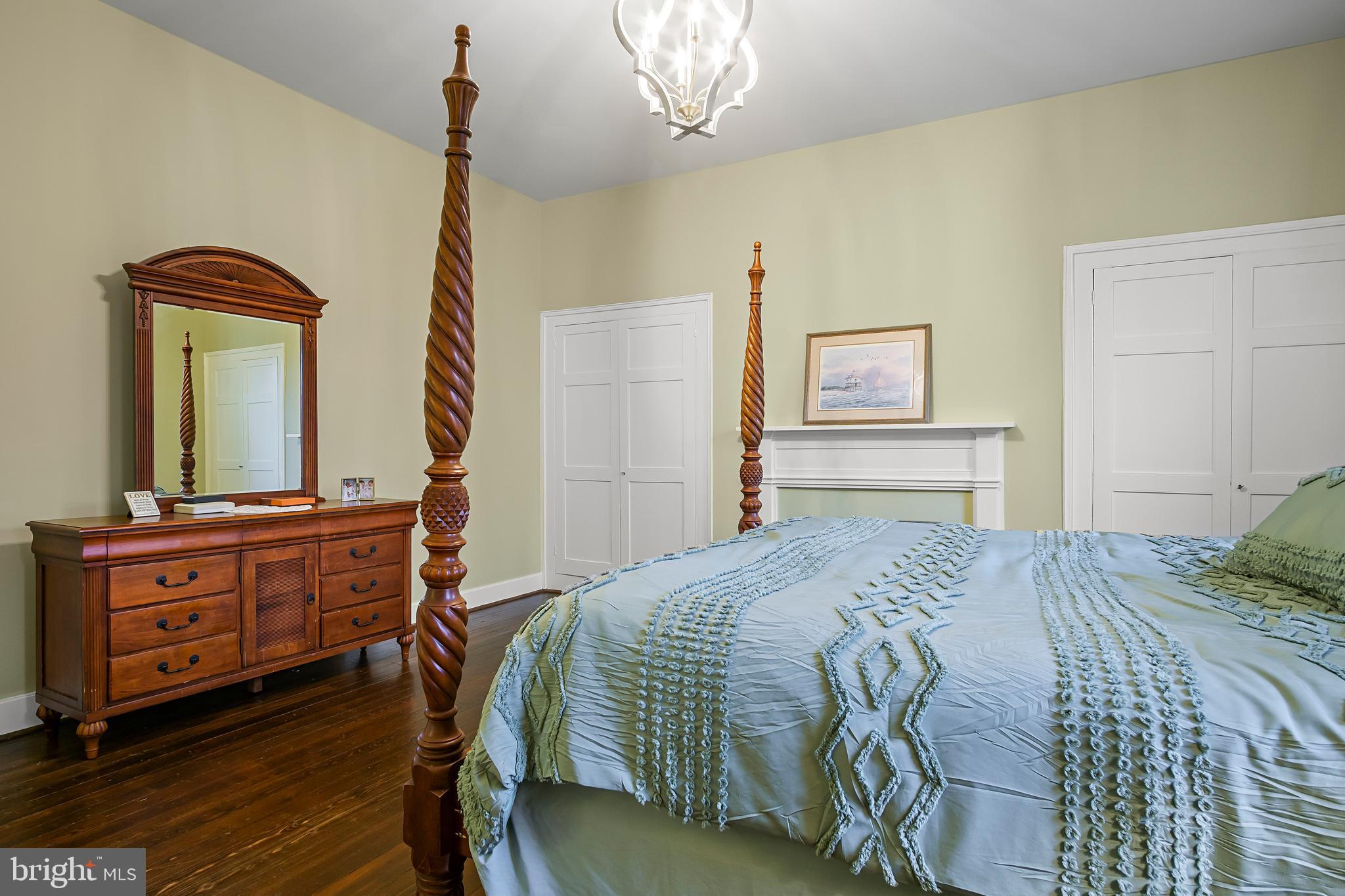 DOWNSVILLE - Residential