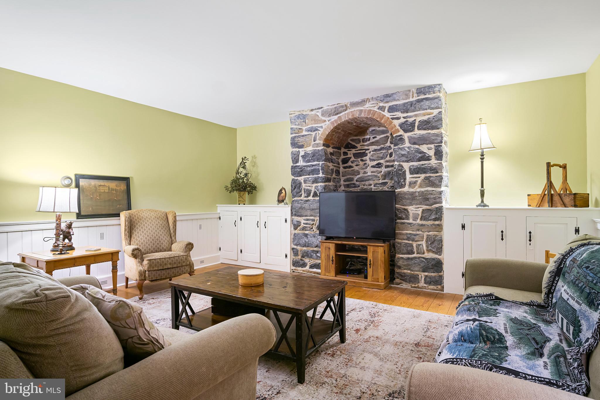 DOWNSVILLE - Residential