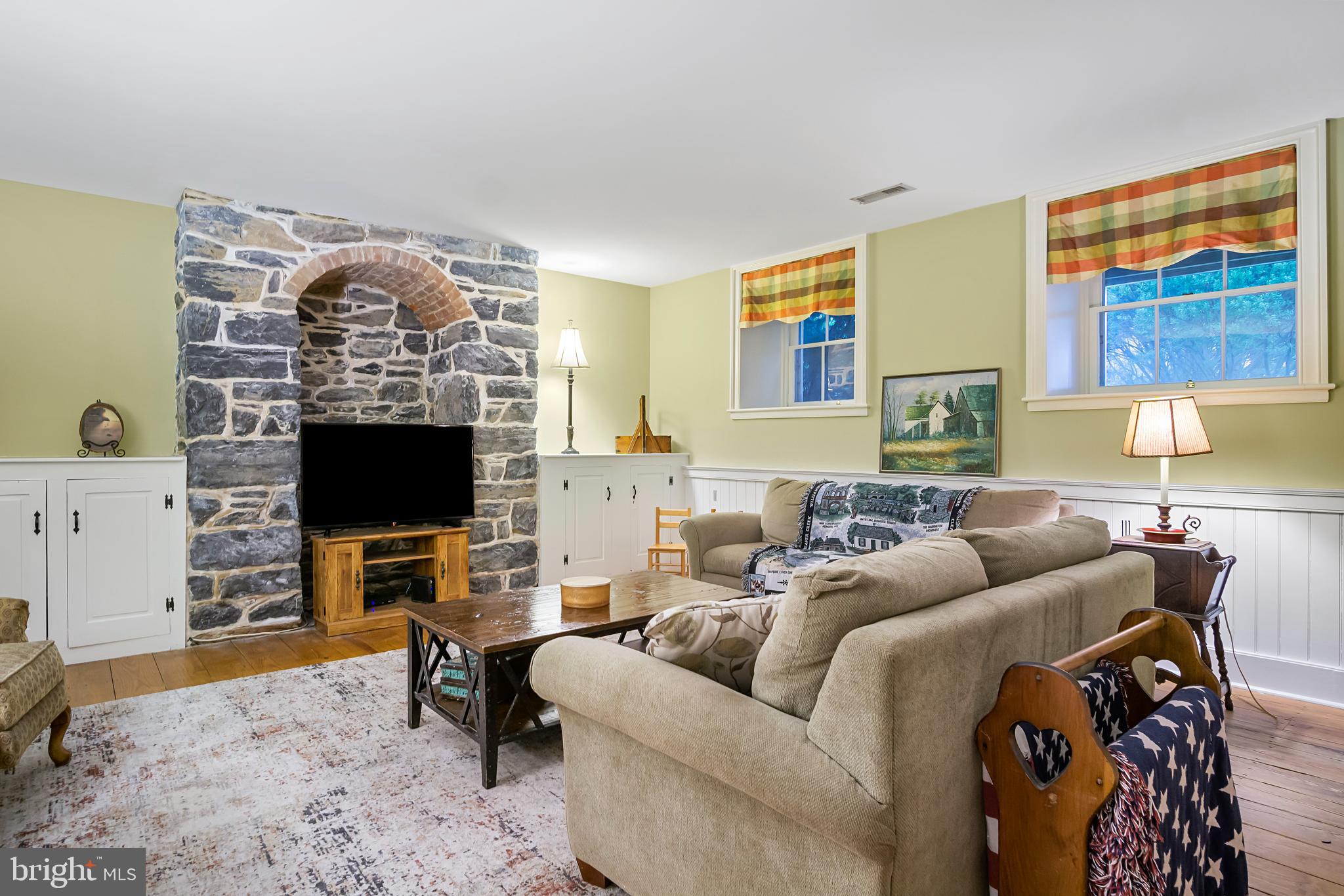 DOWNSVILLE - Residential