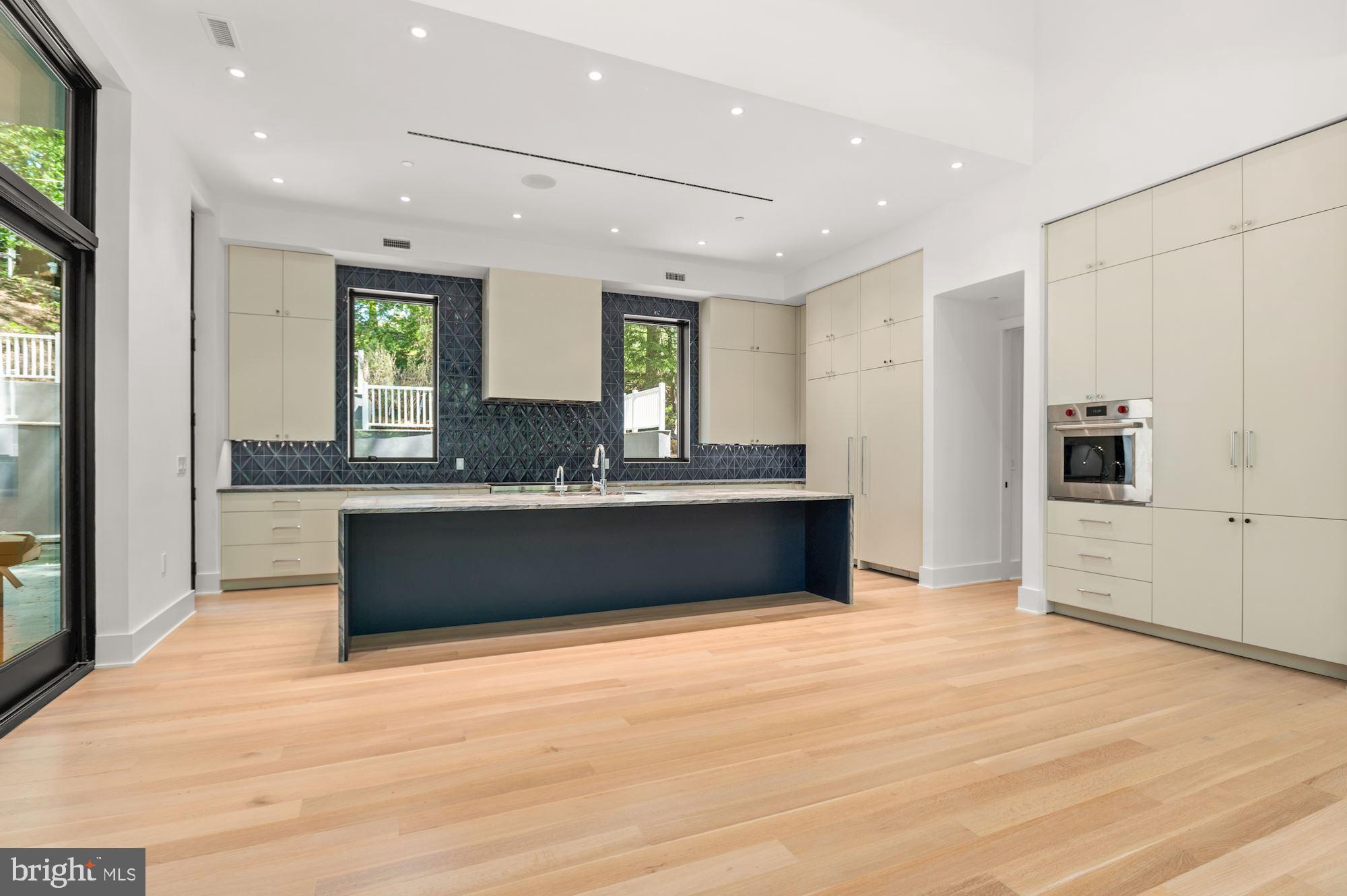 FOREST HILLS - Residential