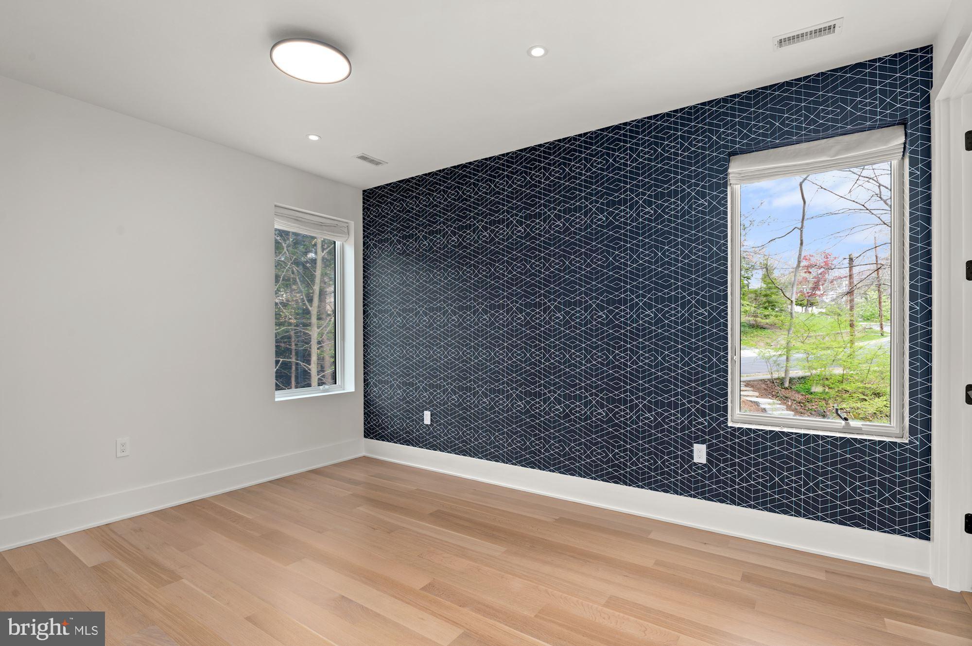 FOREST HILLS - Residential
