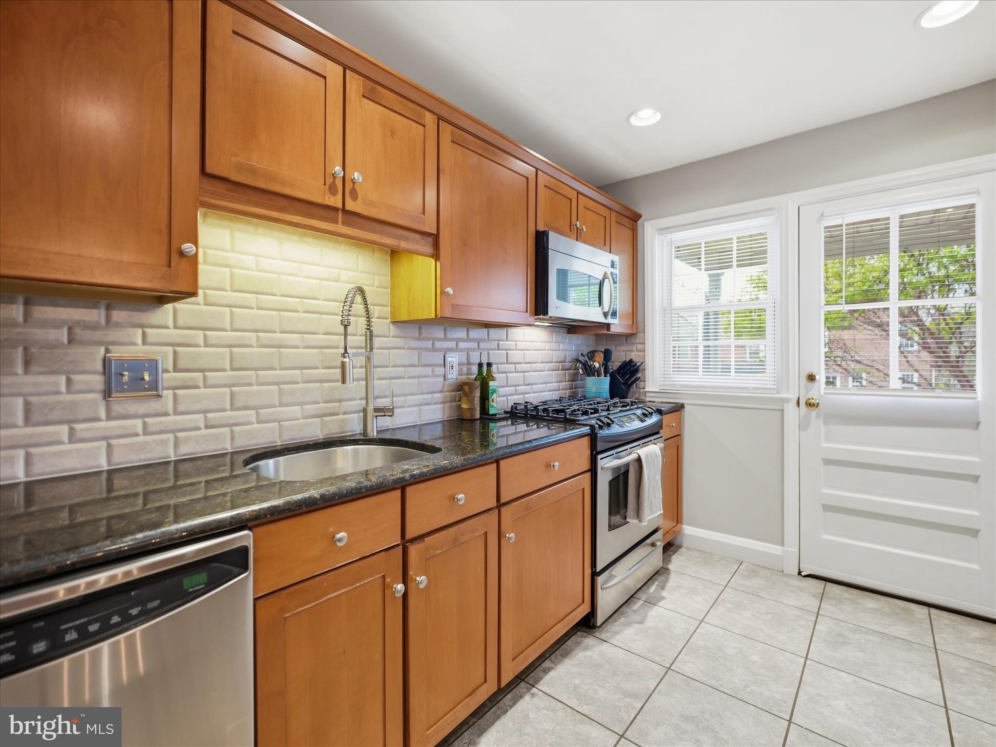 ACADEMY HEIGHTS - Residential