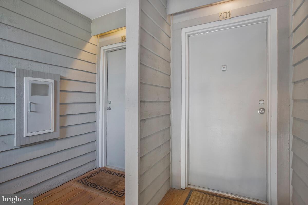 CHESAPEAKE HARBOUR - Residential Lease