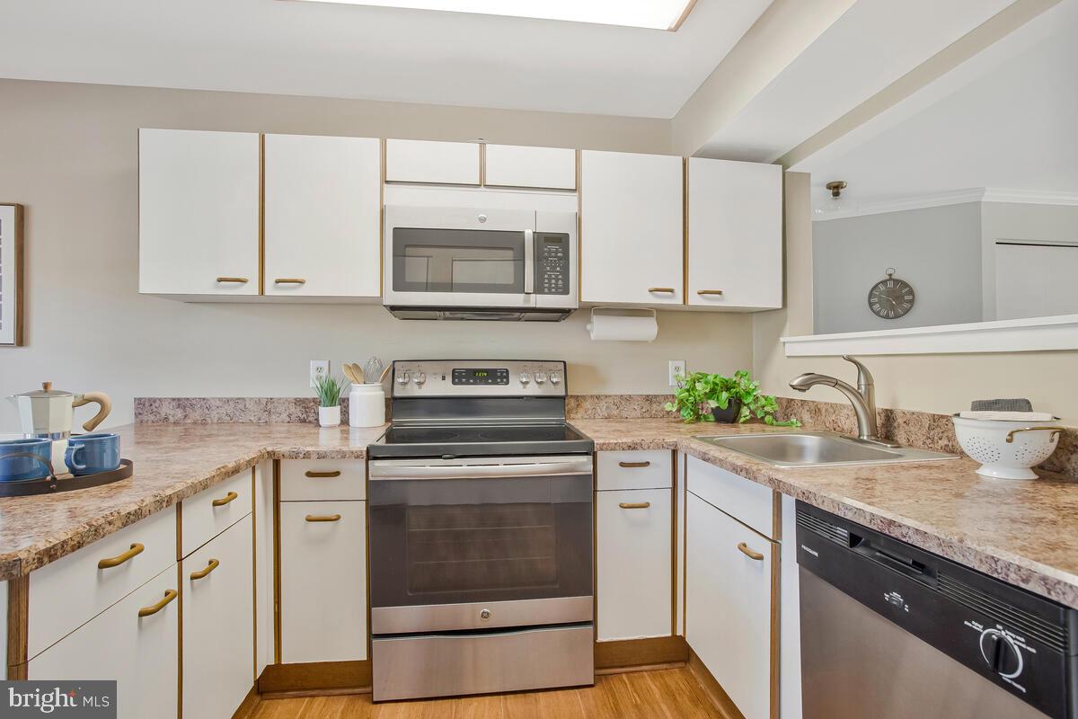 CHESAPEAKE HARBOUR - Residential Lease