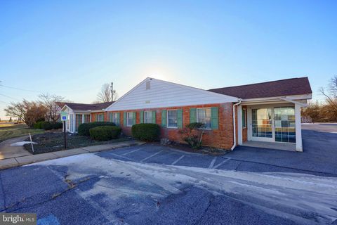 Photo of 640 E Oregon Road, LITITZ, PA 17543 (MLS # PALA2067902)