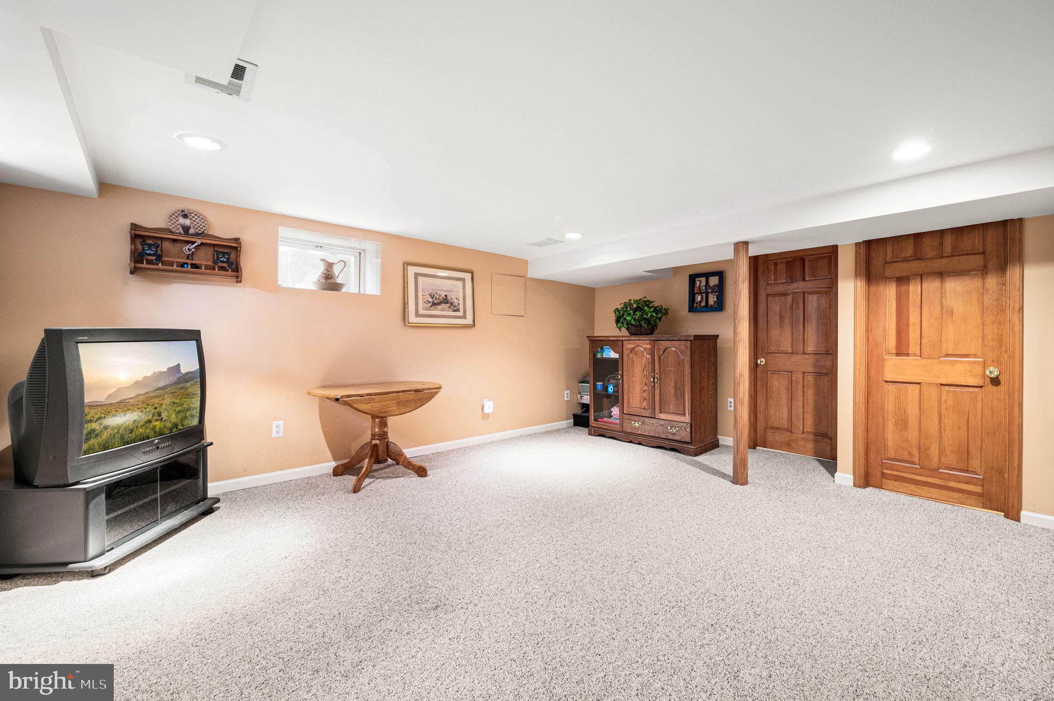 SHEFFIELD VIL - Residential