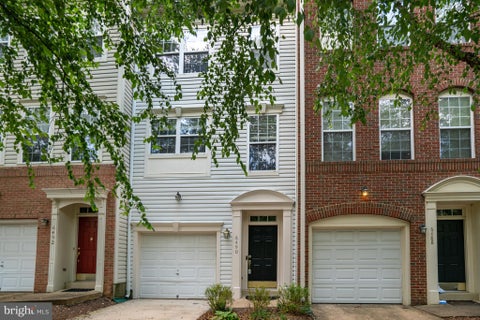 Townhouse For Rent - 6490 Tayack Place<br/> ALEXANDRIA, VA 22312