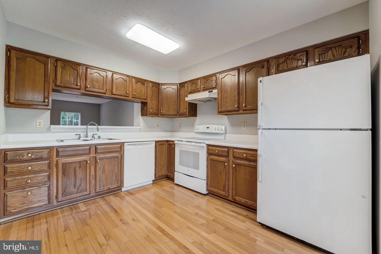 THE BLUFFS AT DEEP CREEK - Residential Lease