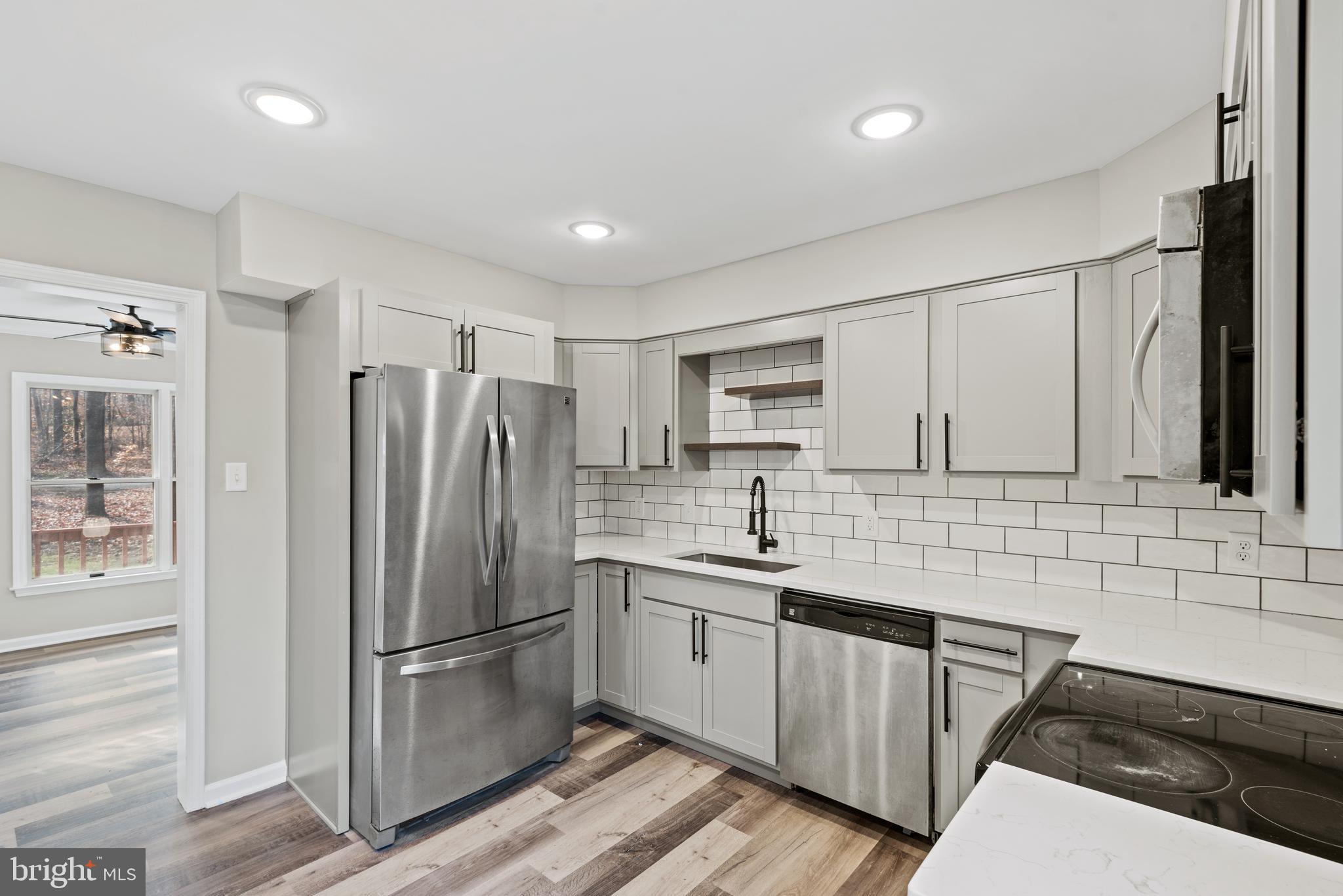 STUBBS LAKE VIEW - Residential