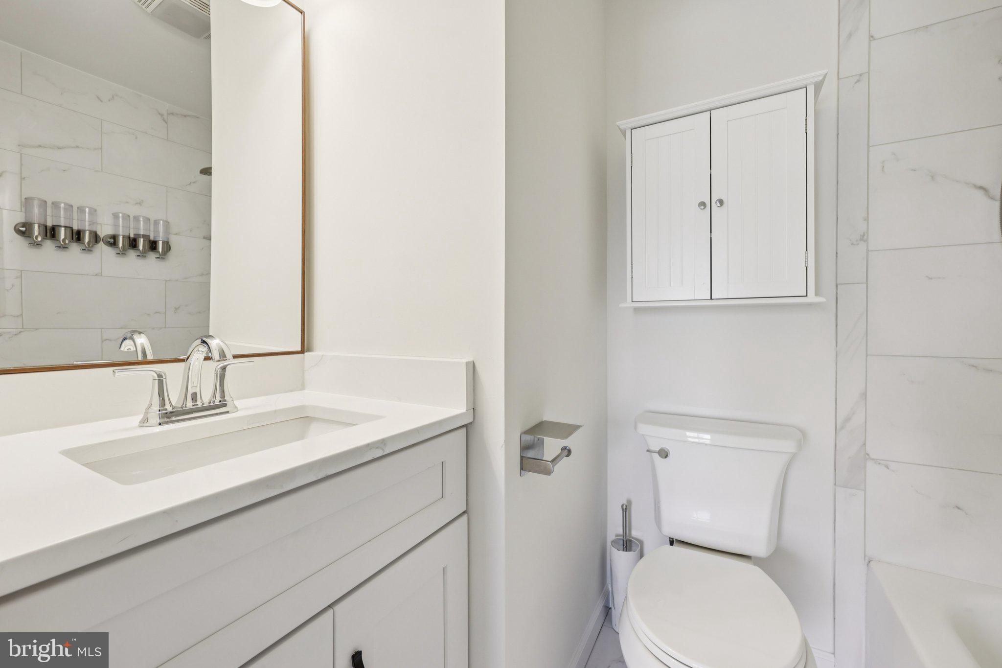 FOUR SEASONS - Residential