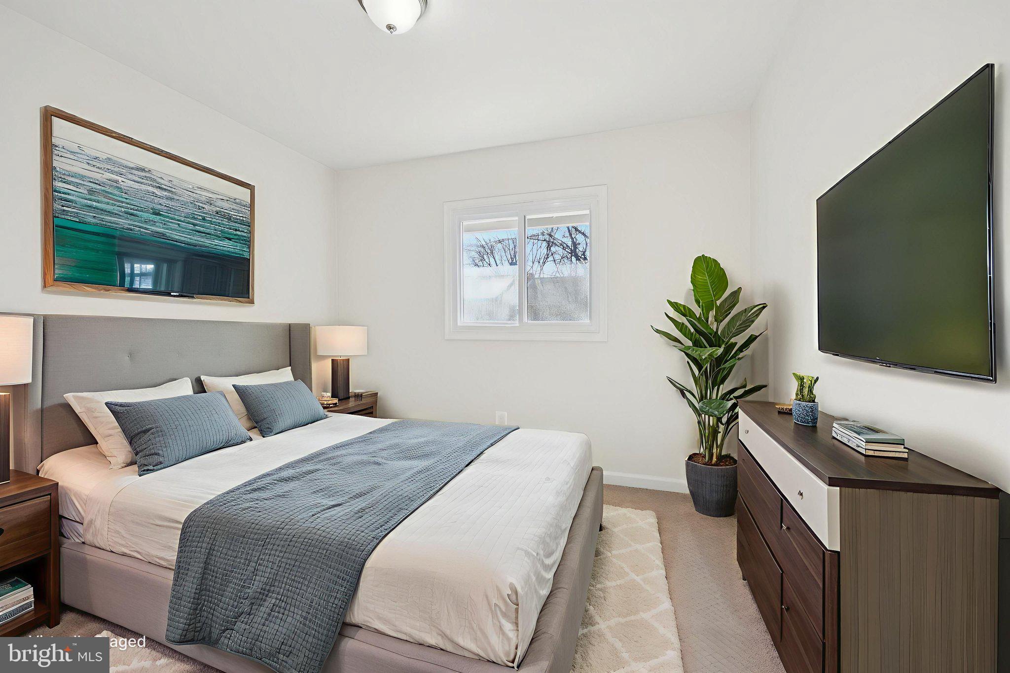 FOUR SEASONS - Residential