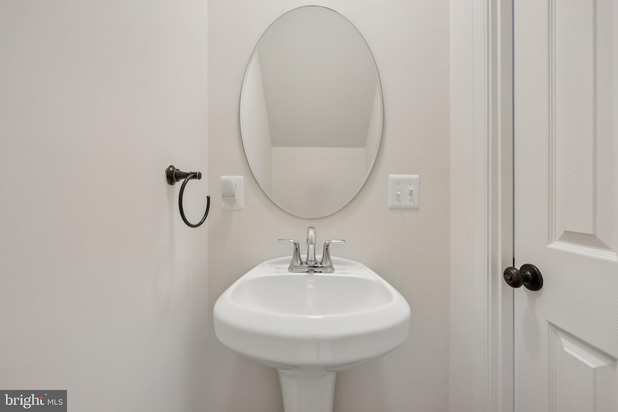 FOUR SEASONS - Residential