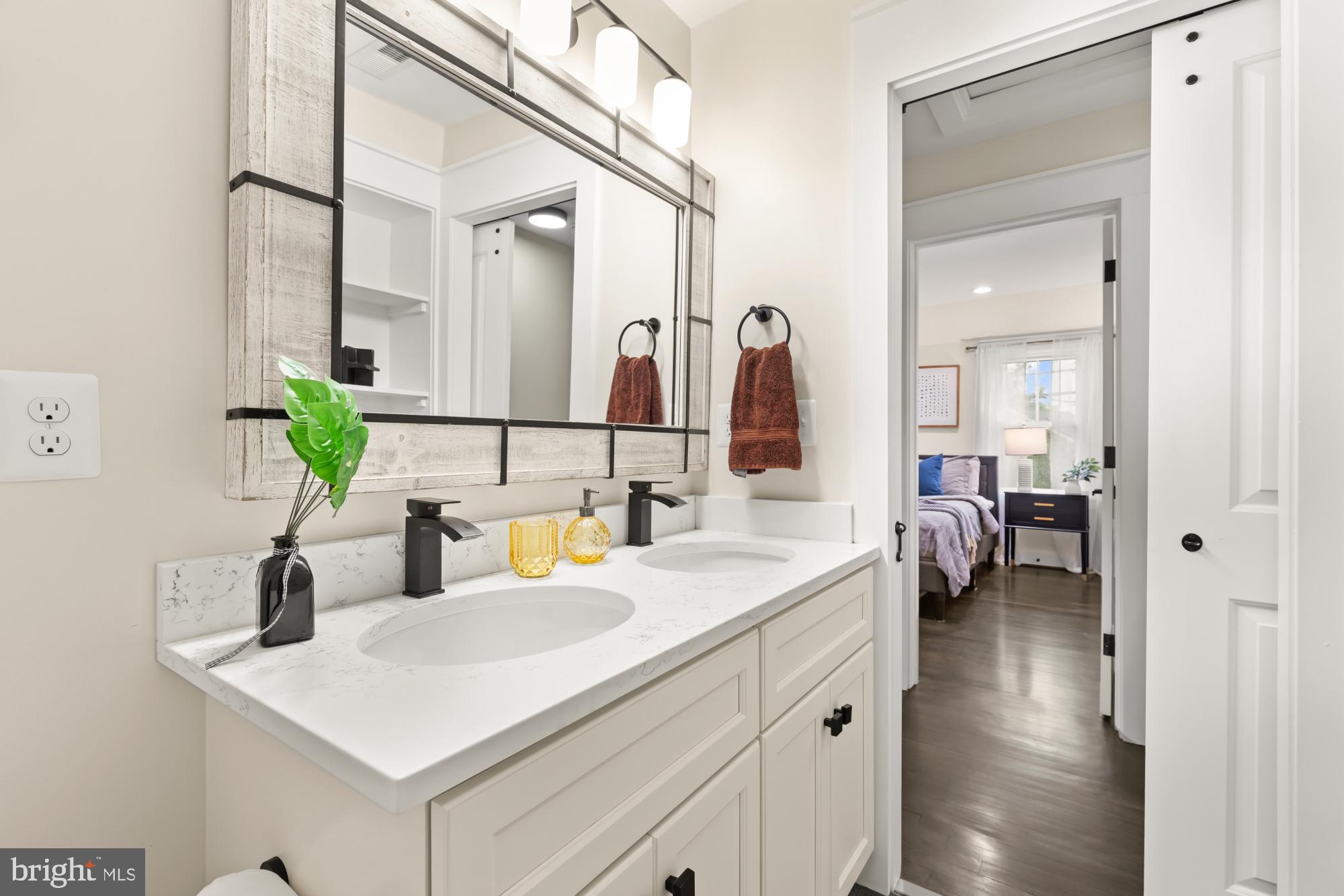 JEFFERSON MANOR - Residential