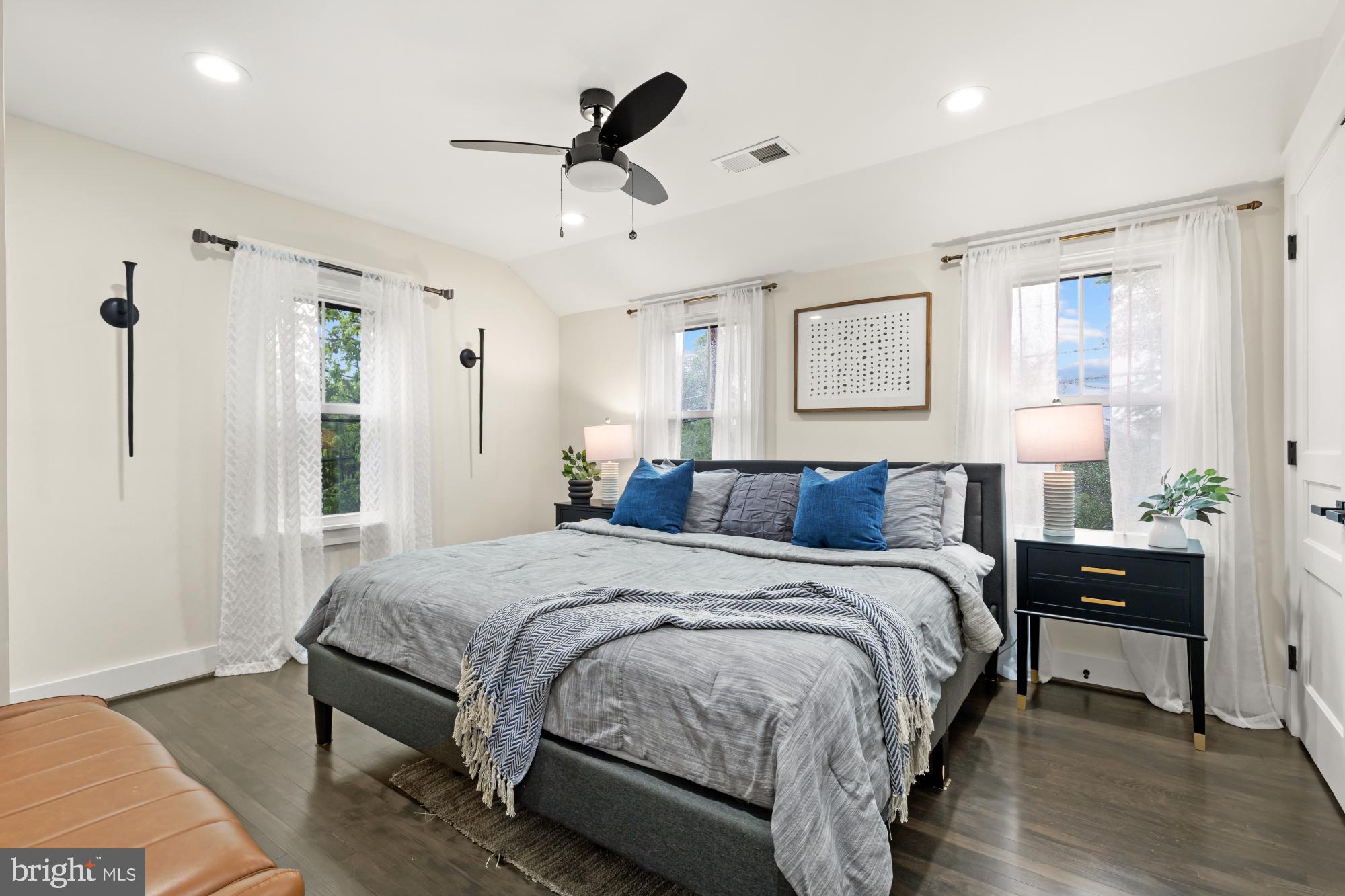 JEFFERSON MANOR - Residential