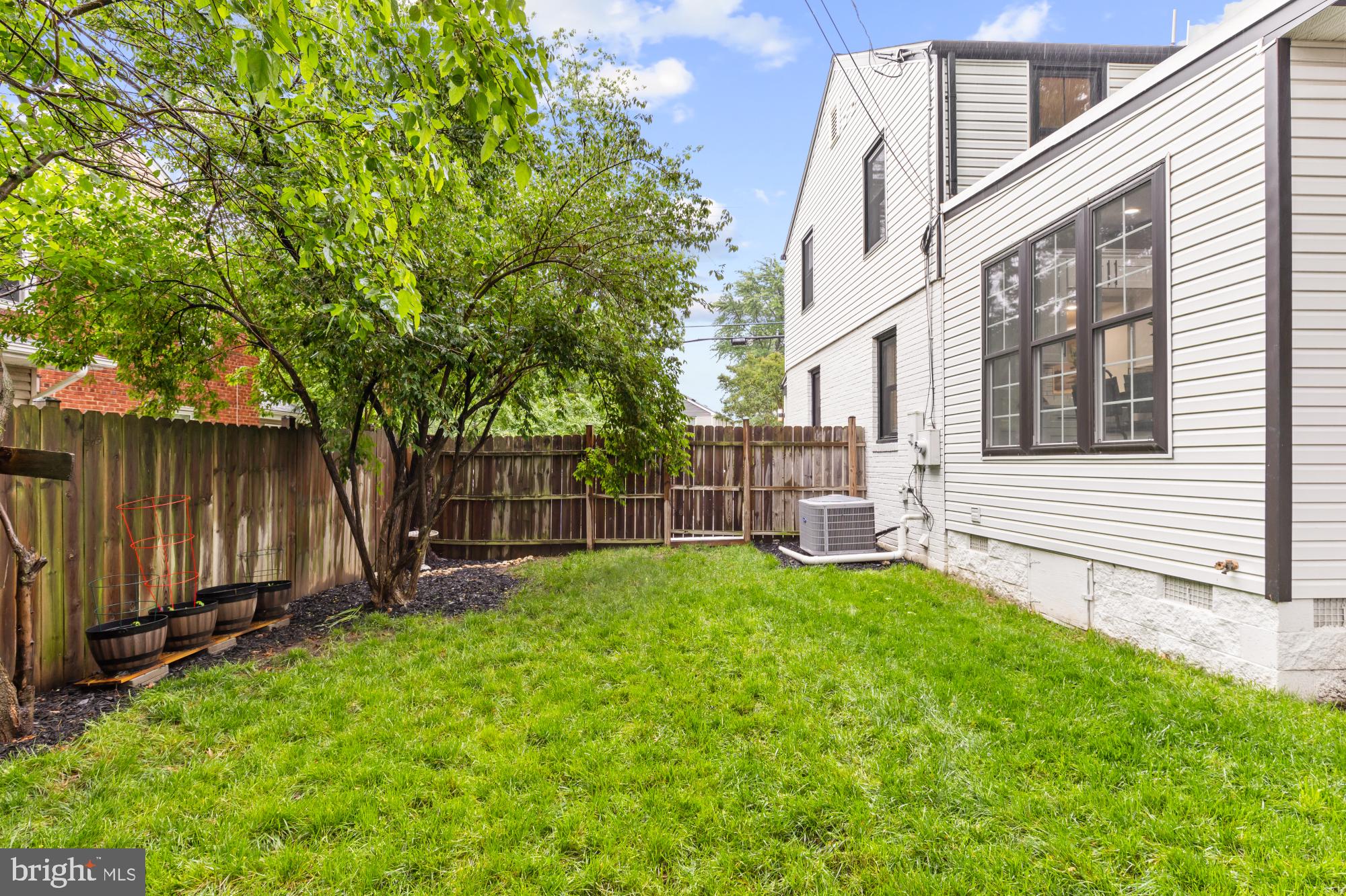 JEFFERSON MANOR - Residential