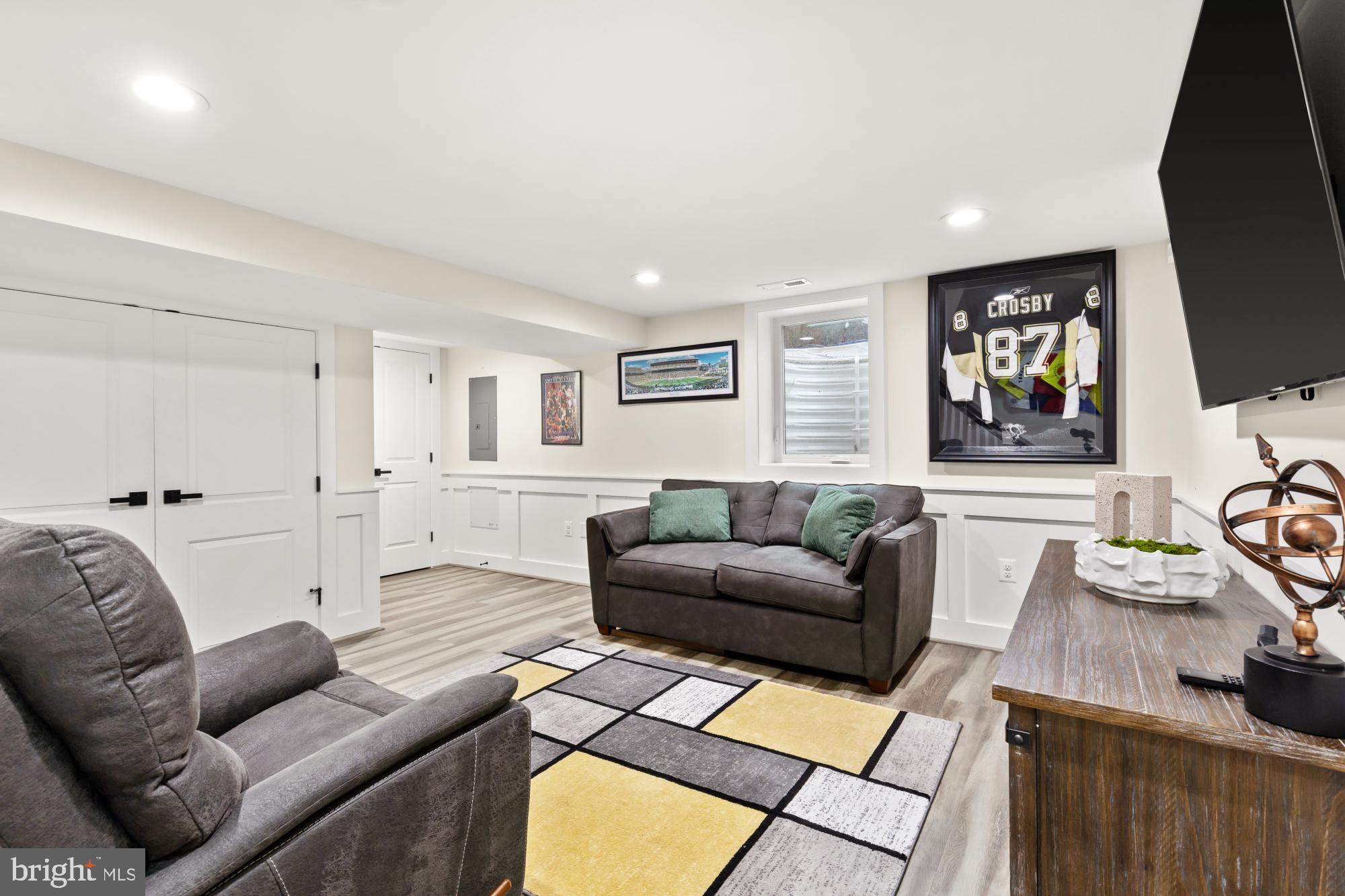 JEFFERSON MANOR - Residential