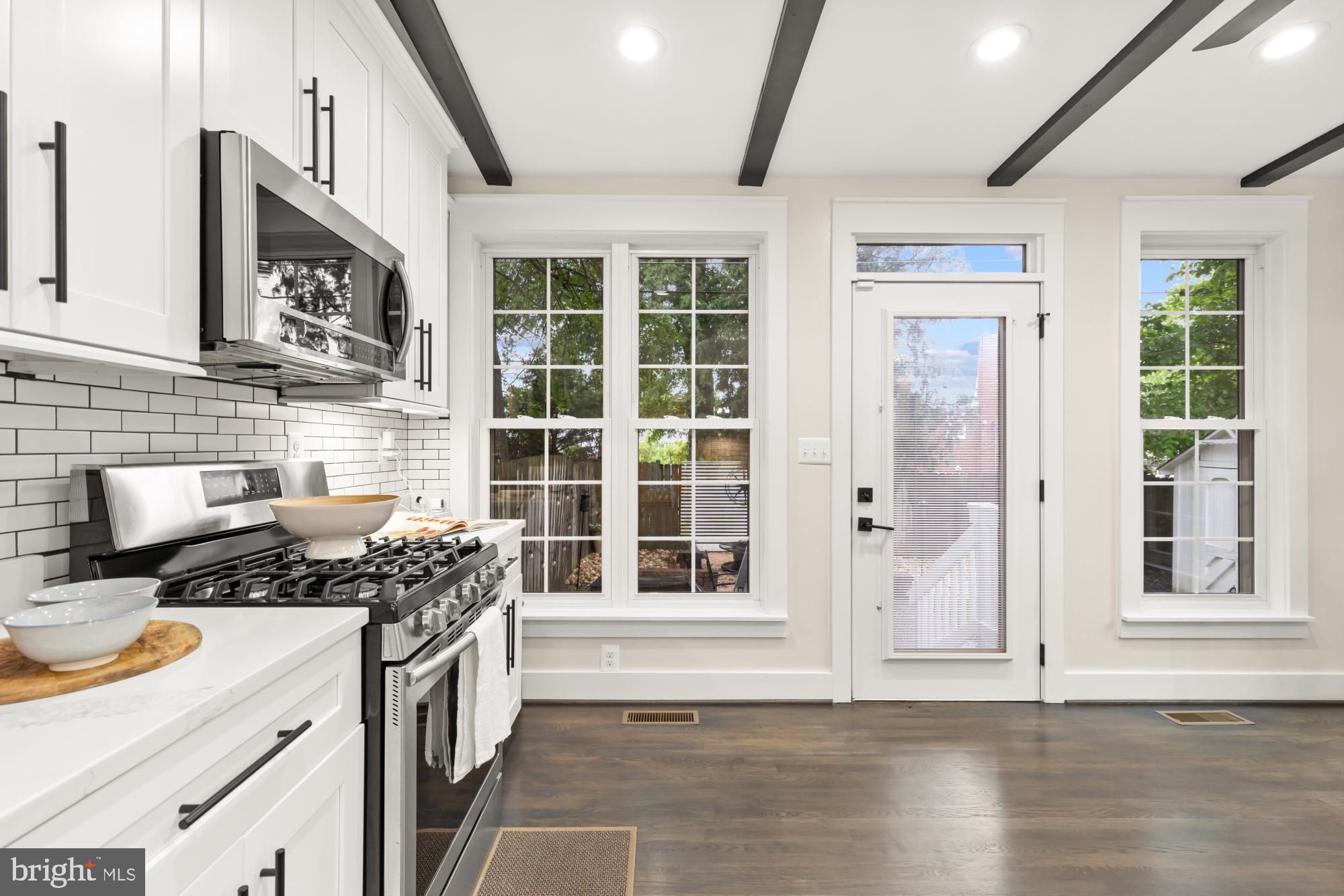 JEFFERSON MANOR - Residential