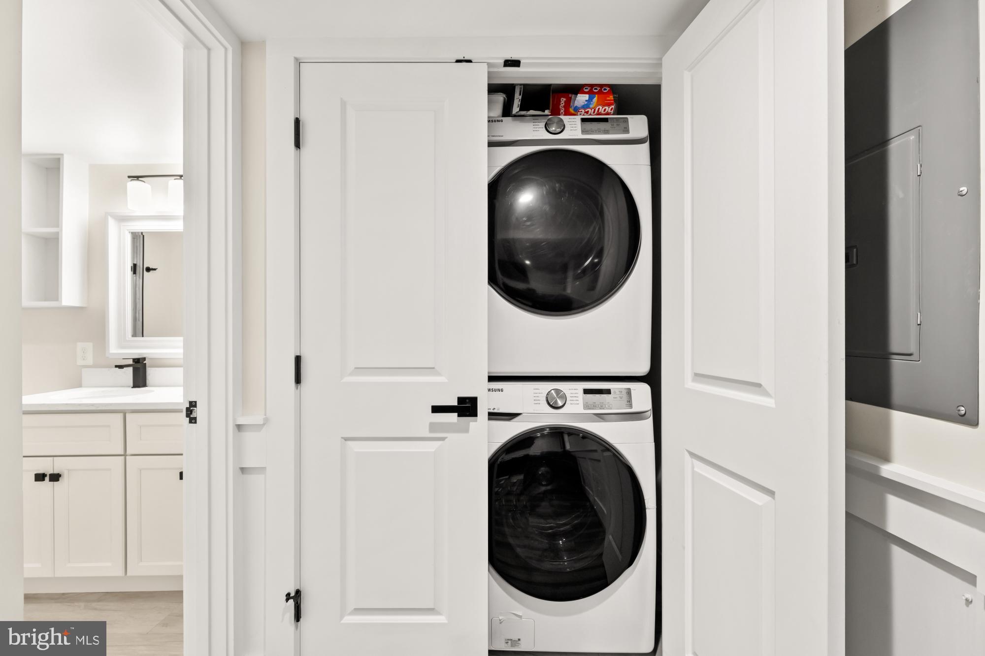 JEFFERSON MANOR - Residential