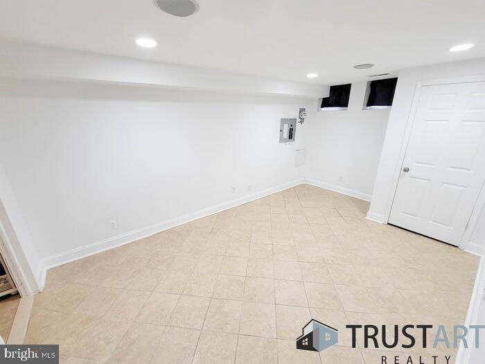 WHITMAN - Residential