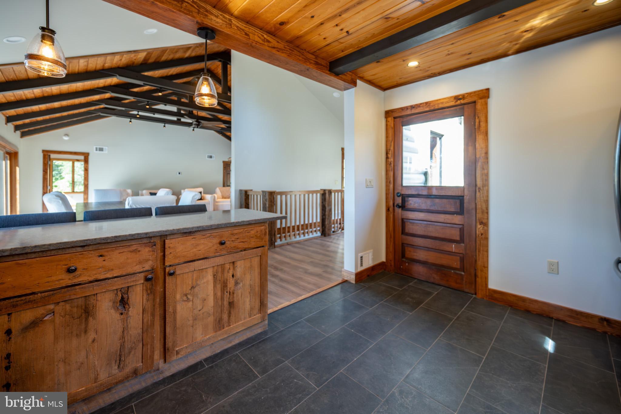 LAKE SHORE DRIVE - Residential