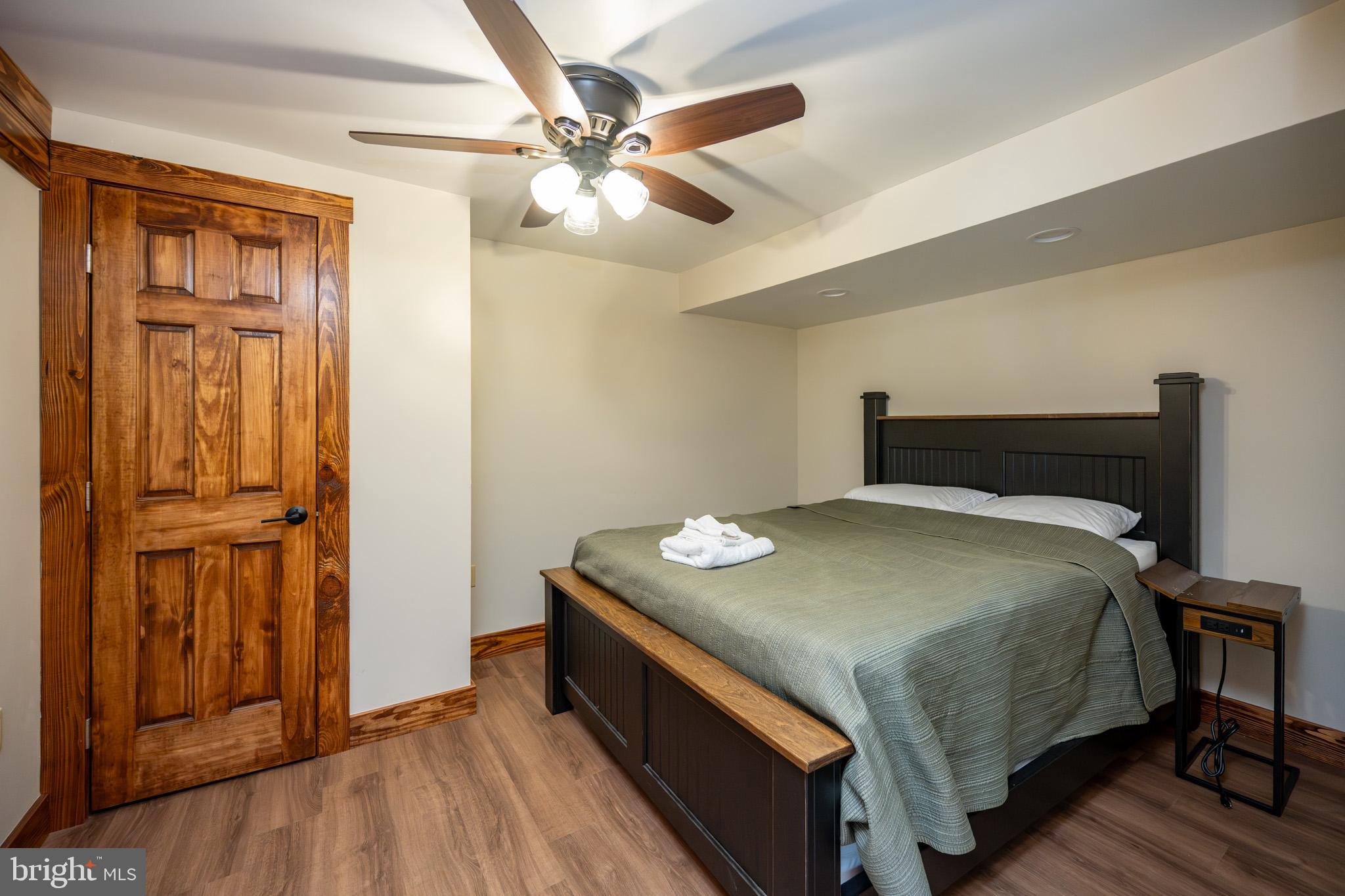 LAKE SHORE DRIVE - Residential