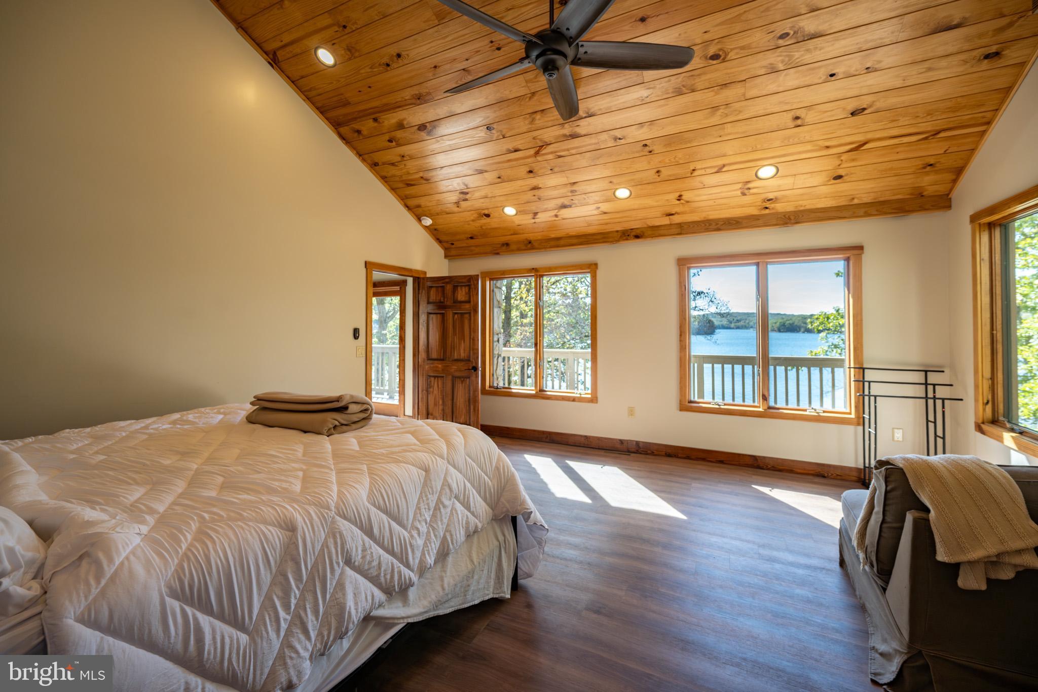 LAKE SHORE DRIVE - Residential