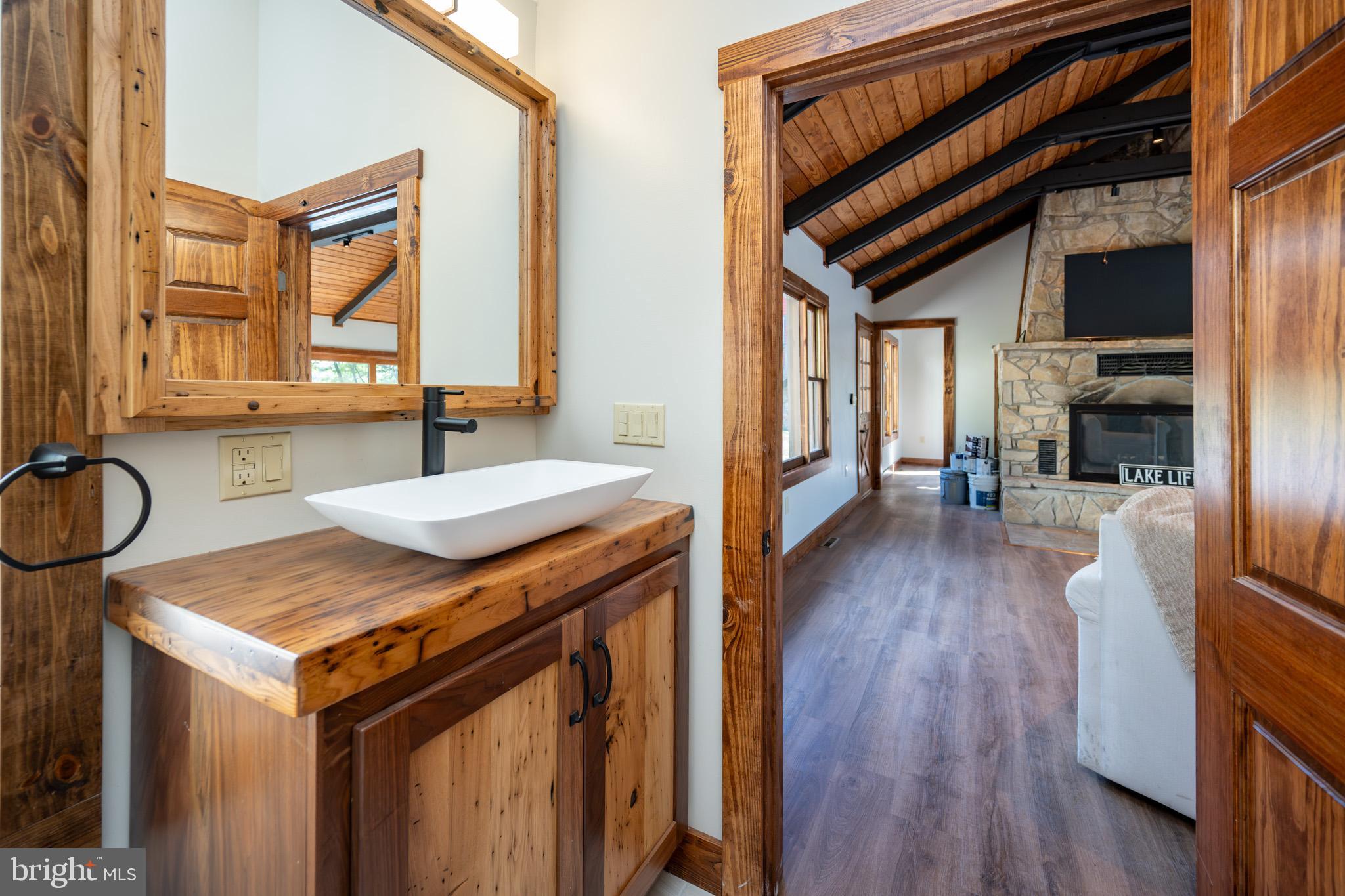 LAKE SHORE DRIVE - Residential