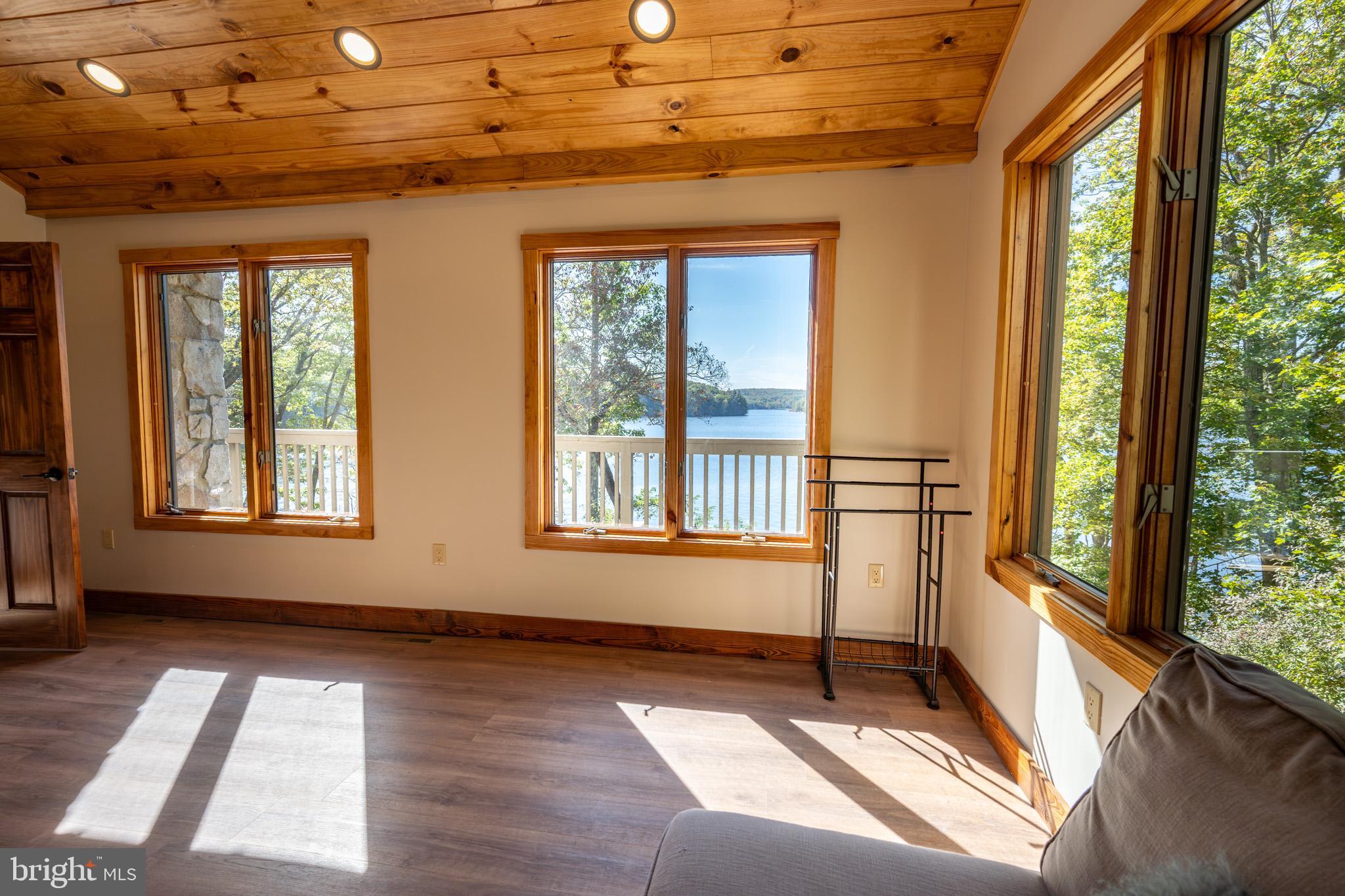 LAKE SHORE DRIVE - Residential