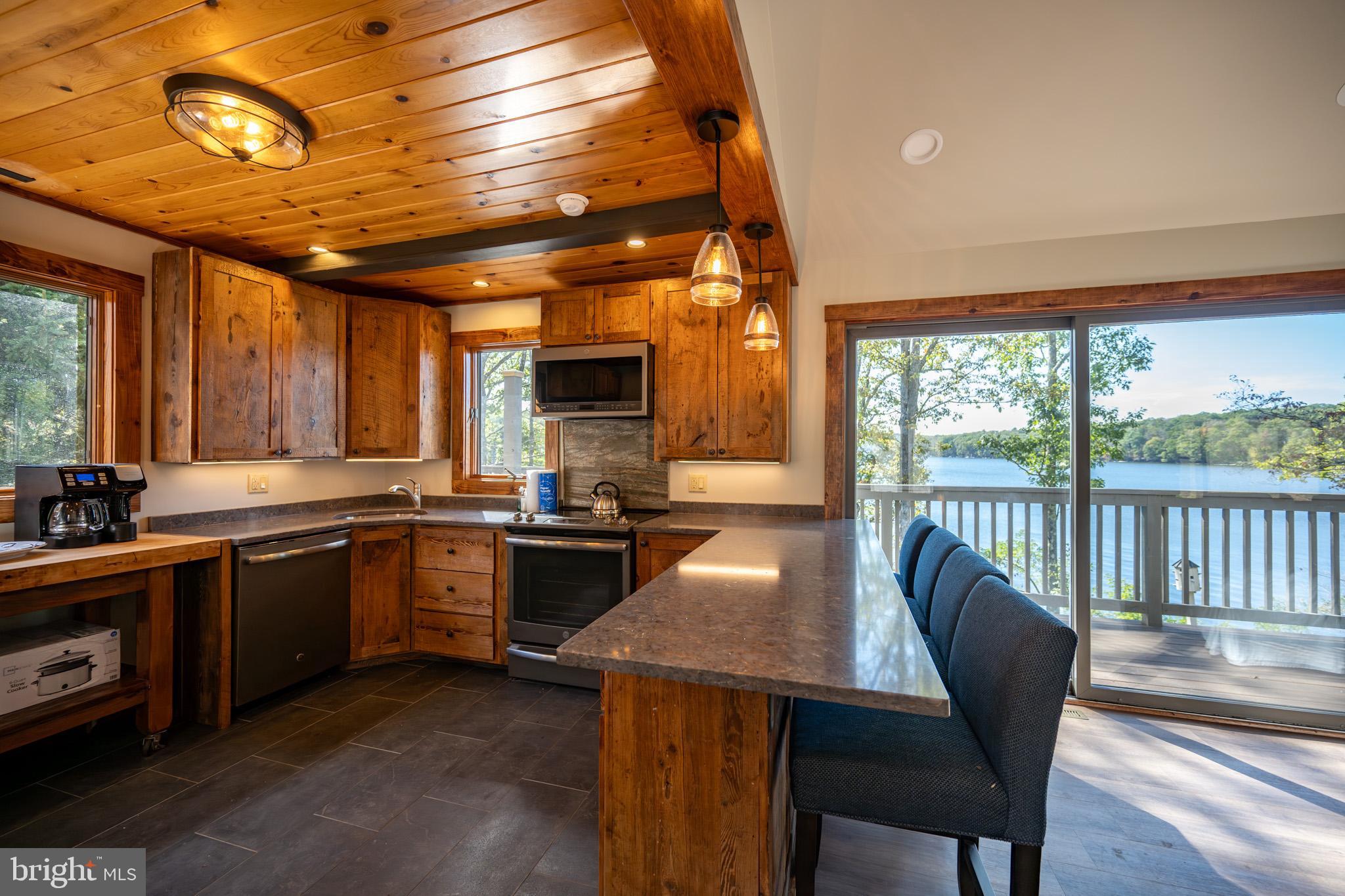 LAKE SHORE DRIVE - Residential