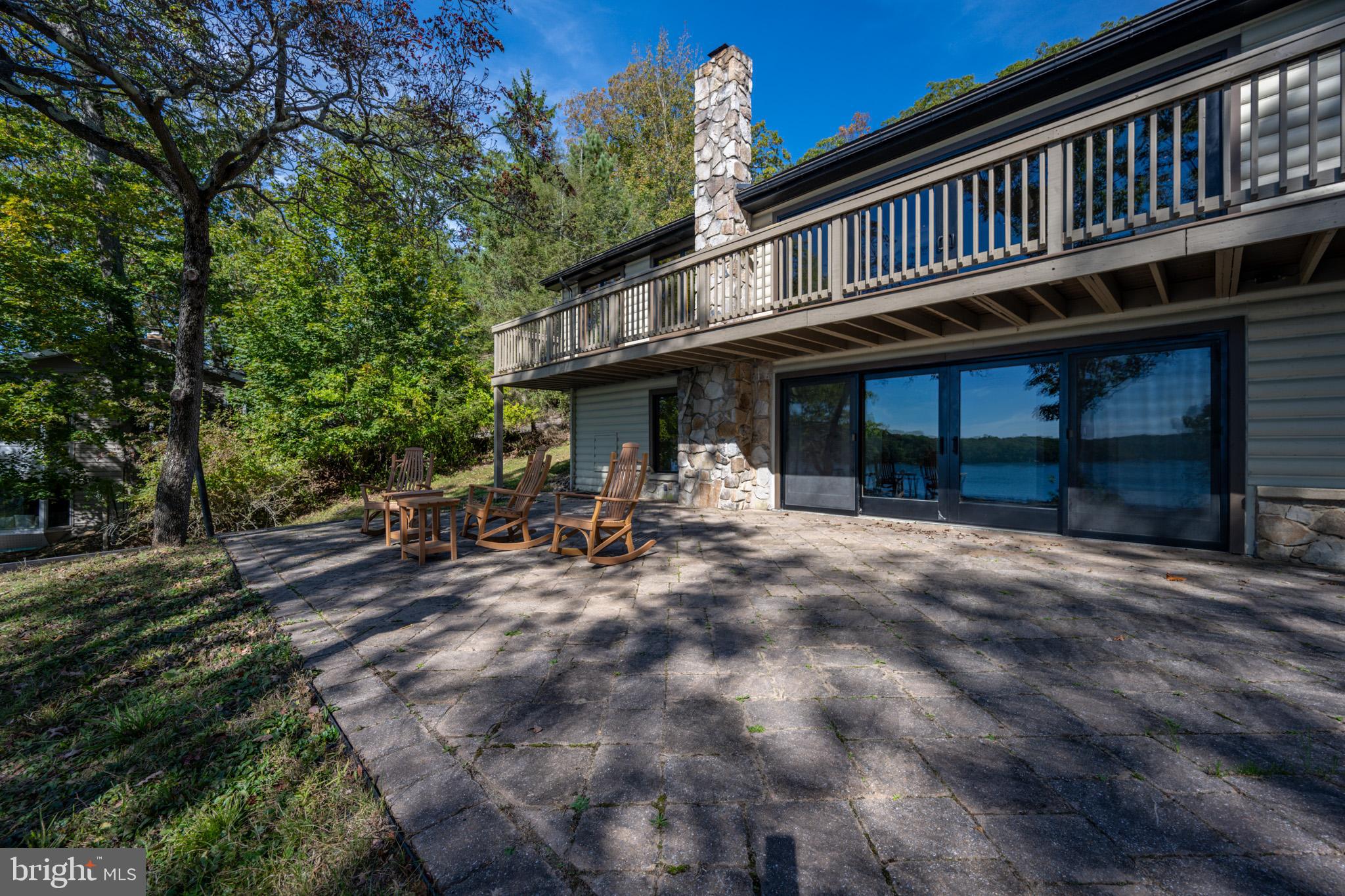 LAKE SHORE DRIVE - Residential