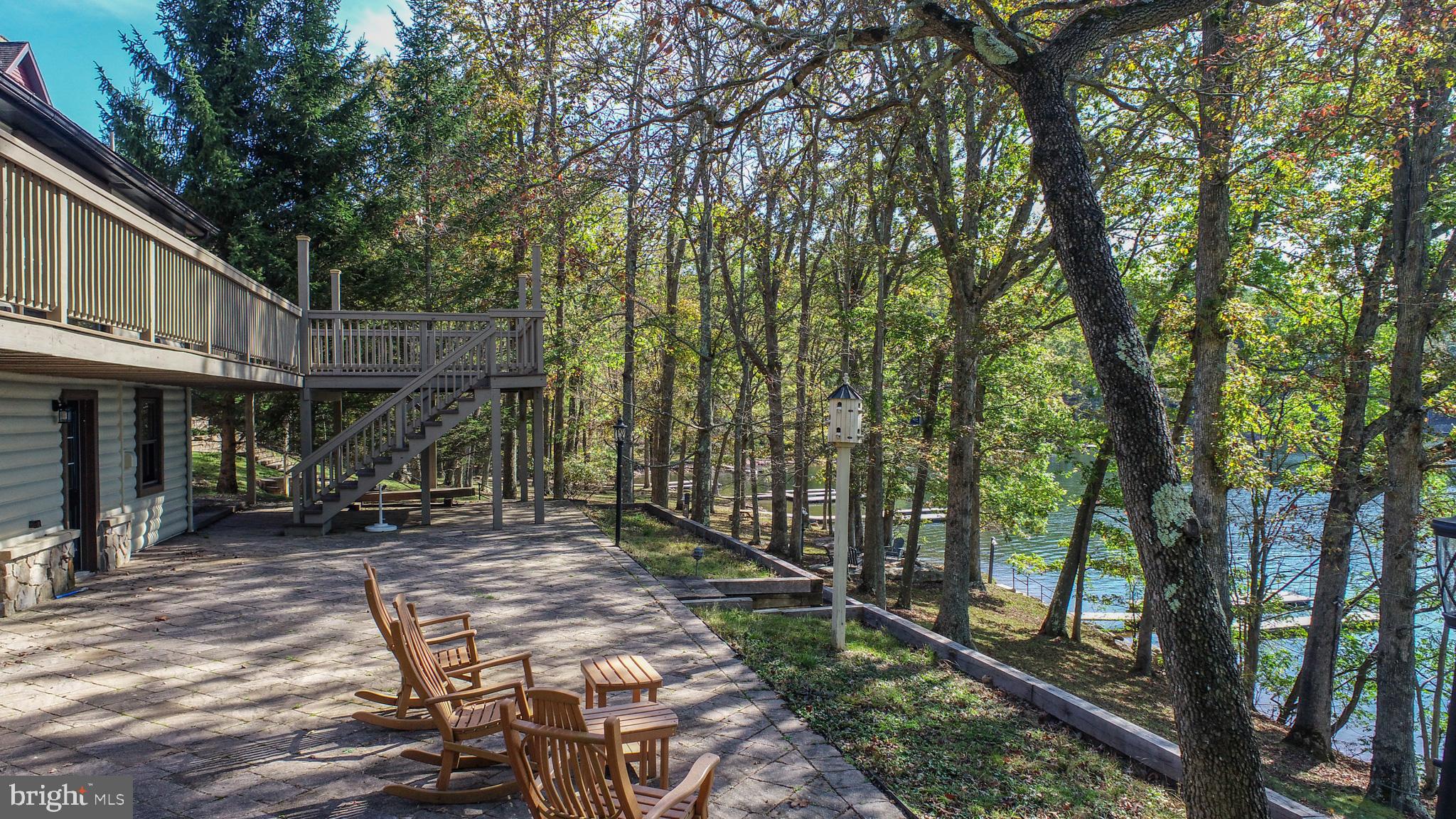 LAKE SHORE DRIVE - Residential