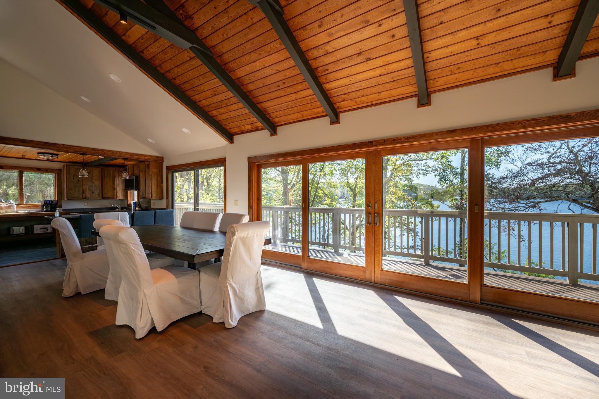 LAKE SHORE DRIVE - Residential