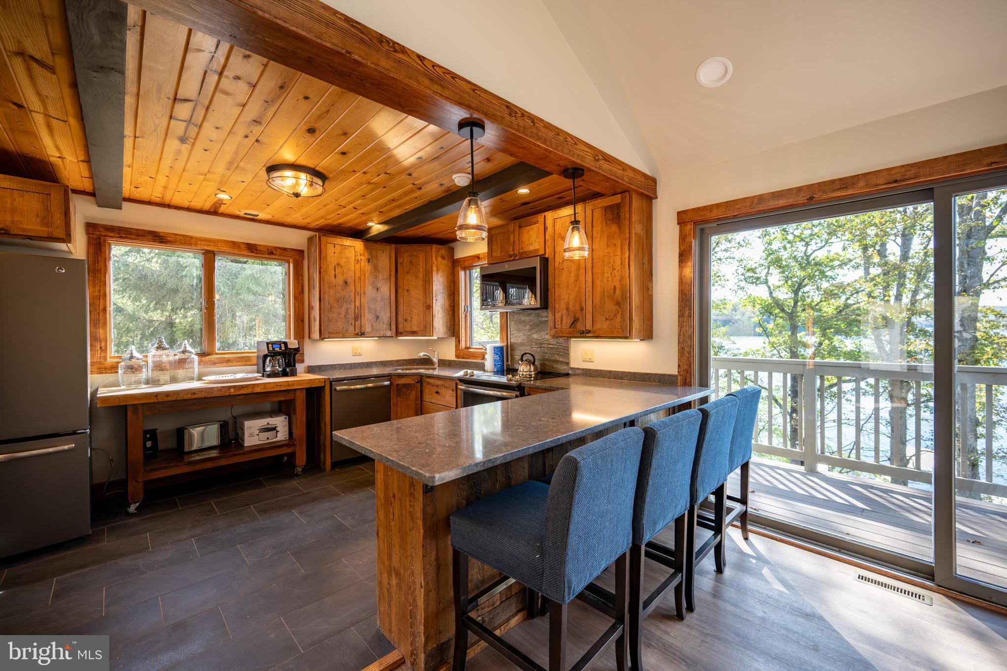 LAKE SHORE DRIVE - Residential