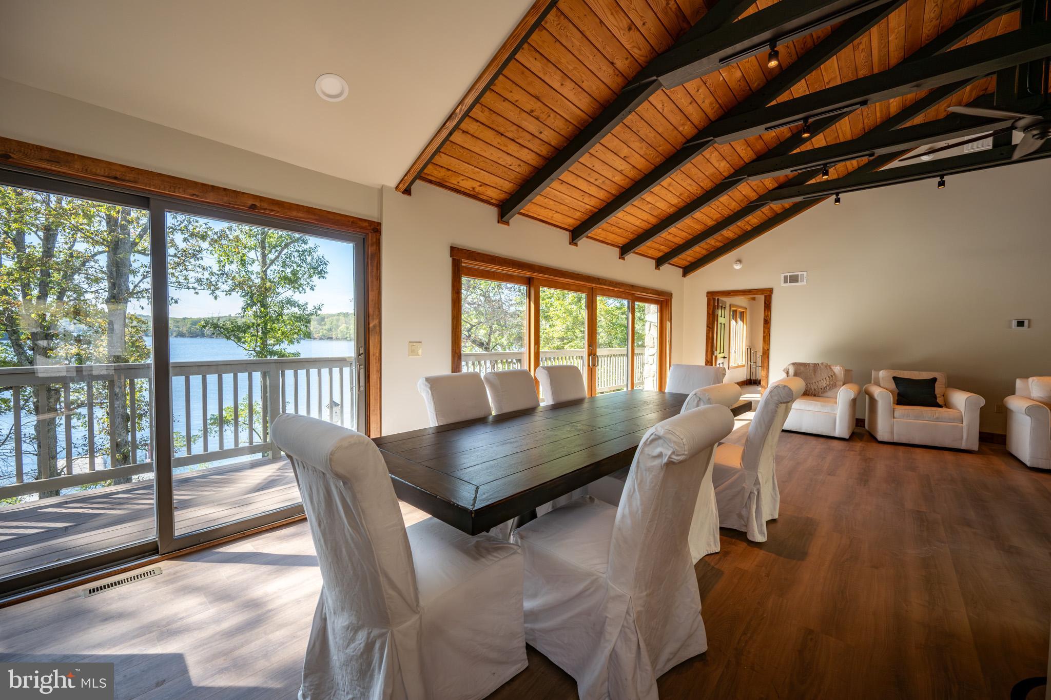 LAKE SHORE DRIVE - Residential