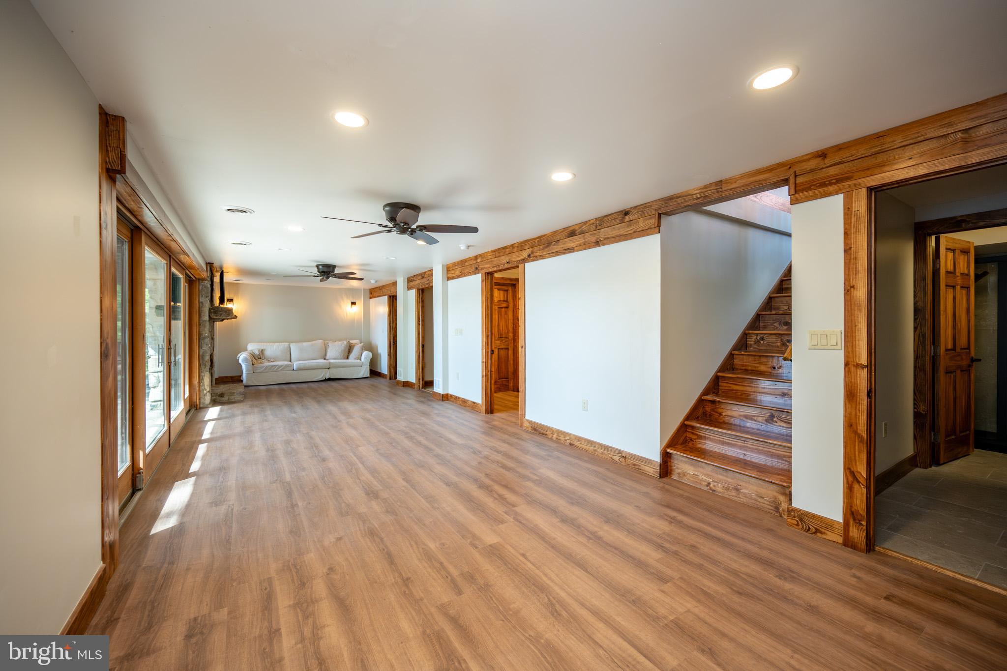 LAKE SHORE DRIVE - Residential