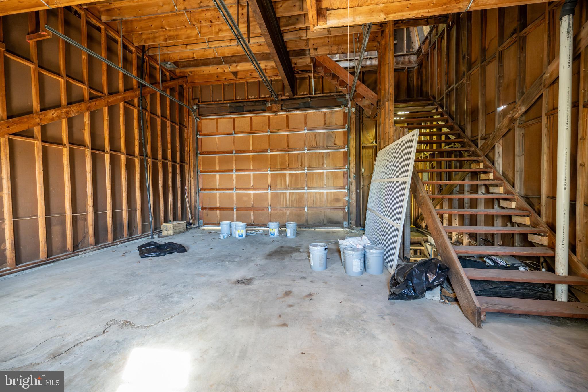 LAKE SHORE DRIVE - Residential