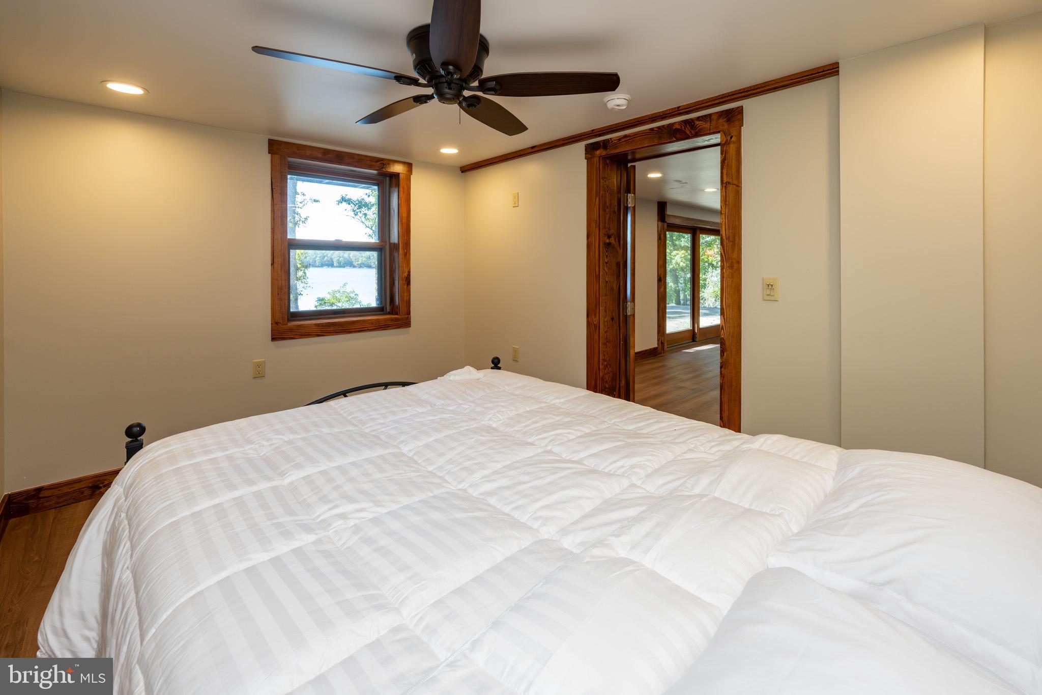 LAKE SHORE DRIVE - Residential