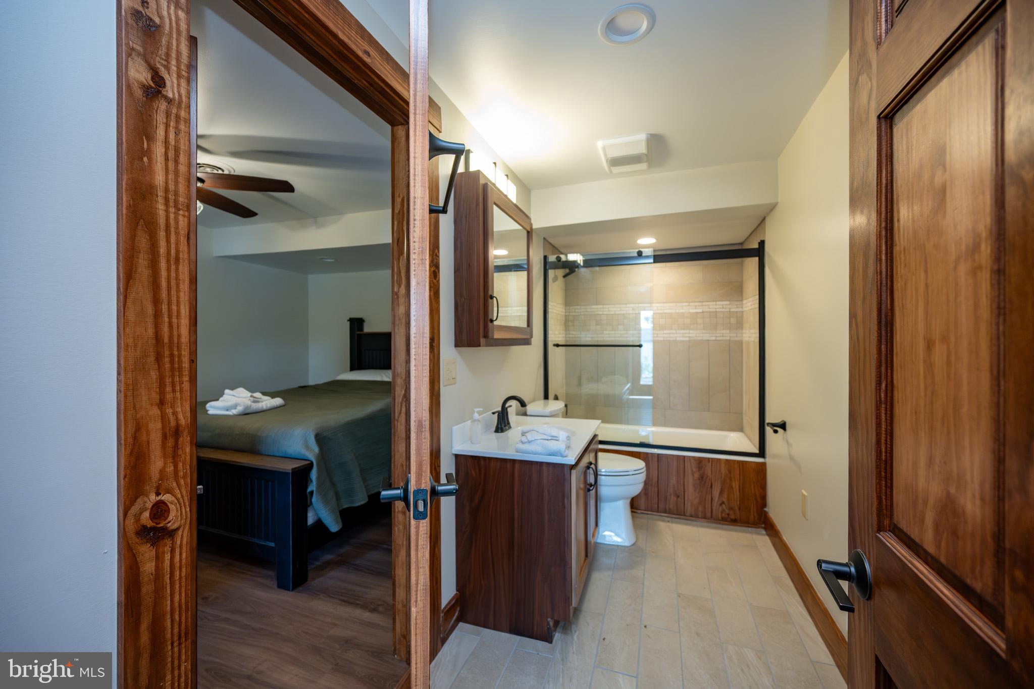 LAKE SHORE DRIVE - Residential