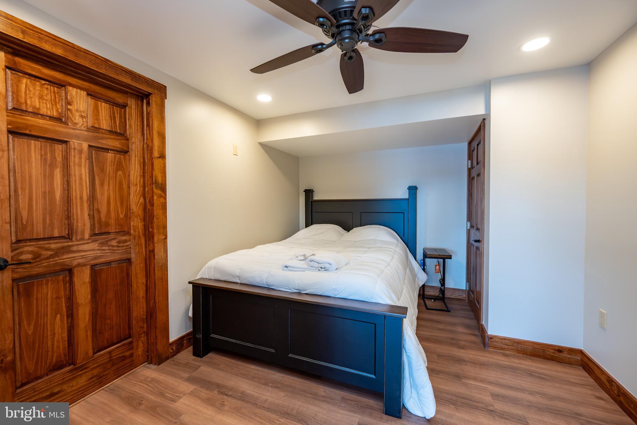 LAKE SHORE DRIVE - Residential