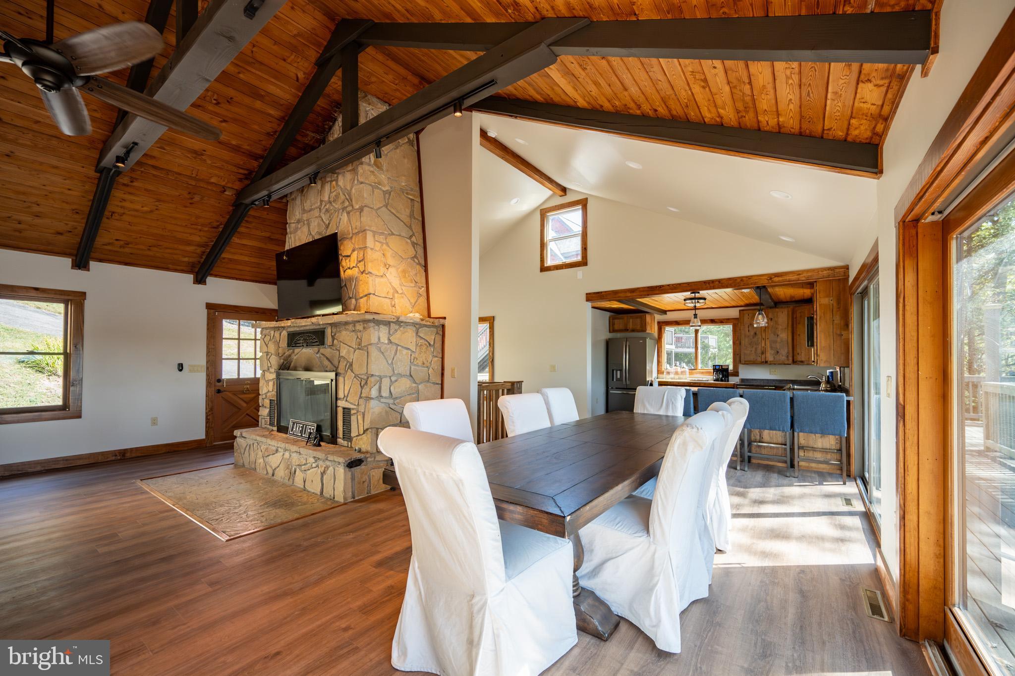 LAKE SHORE DRIVE - Residential