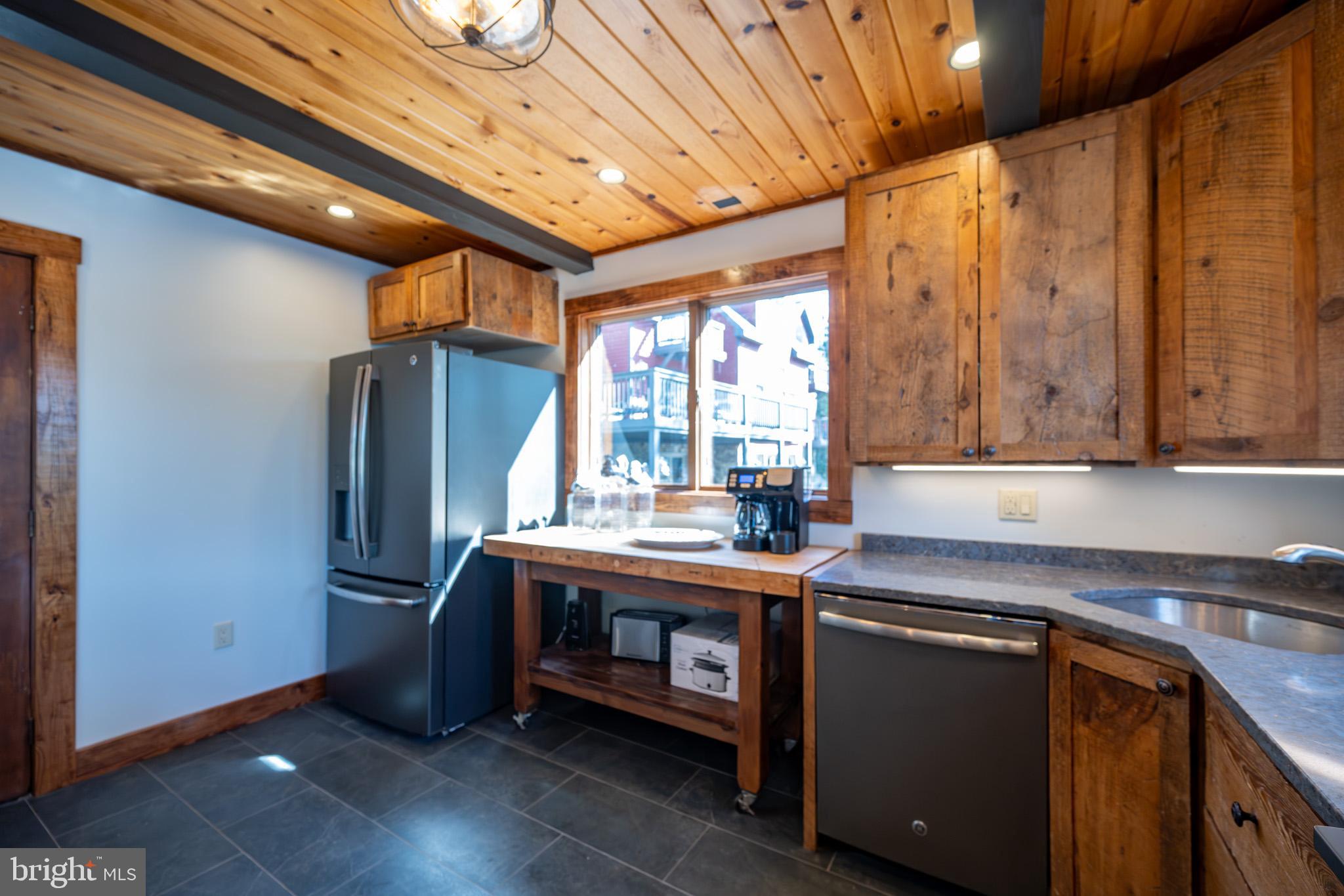 LAKE SHORE DRIVE - Residential