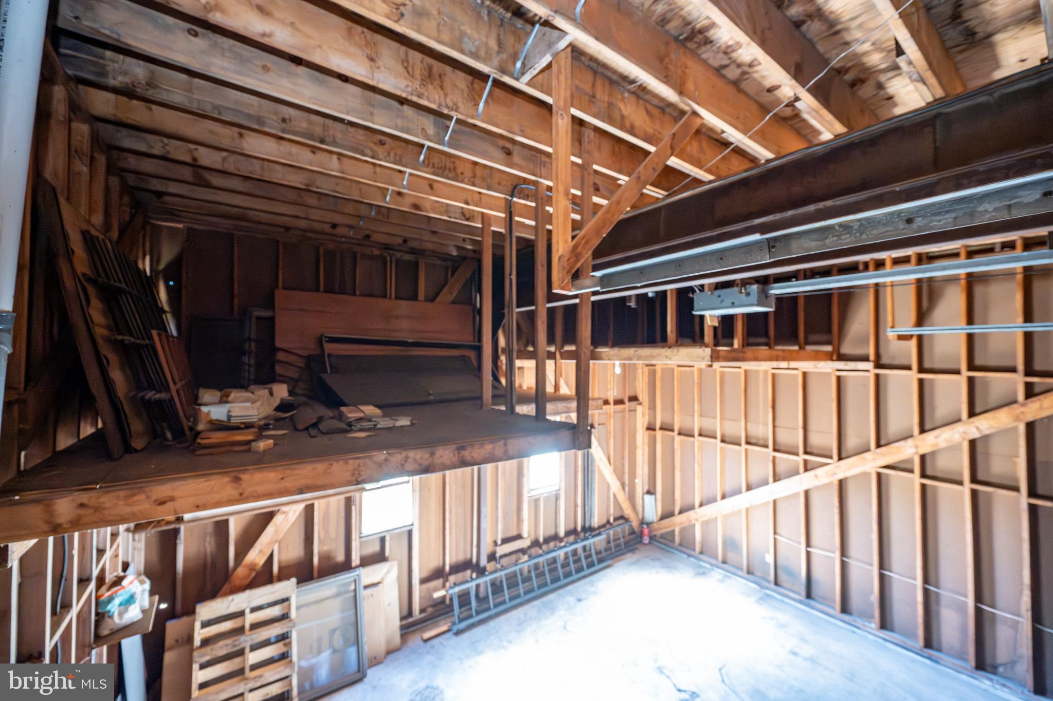 LAKE SHORE DRIVE - Residential