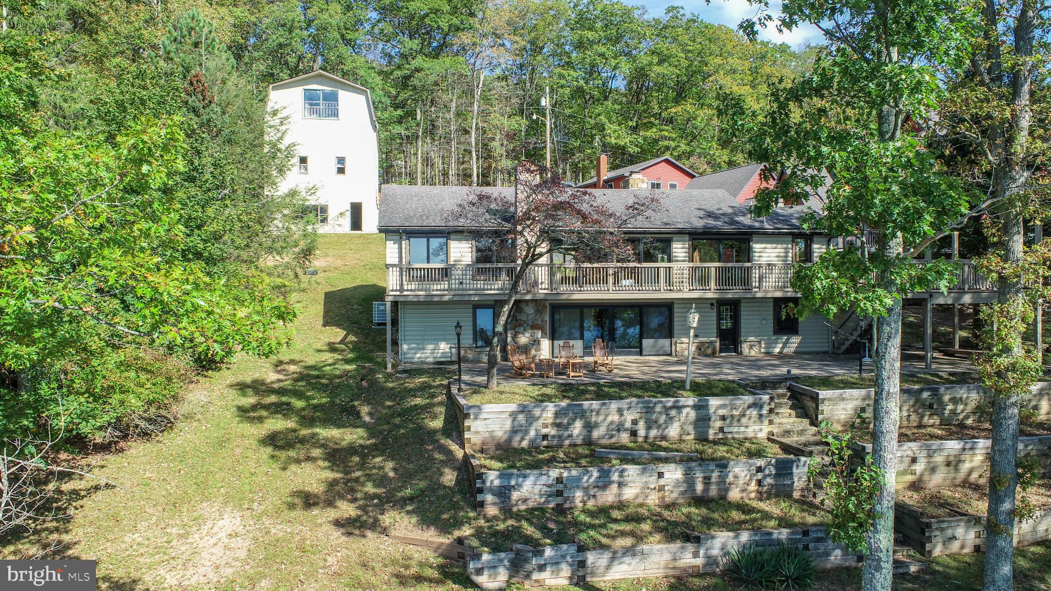 LAKE SHORE DRIVE - Residential