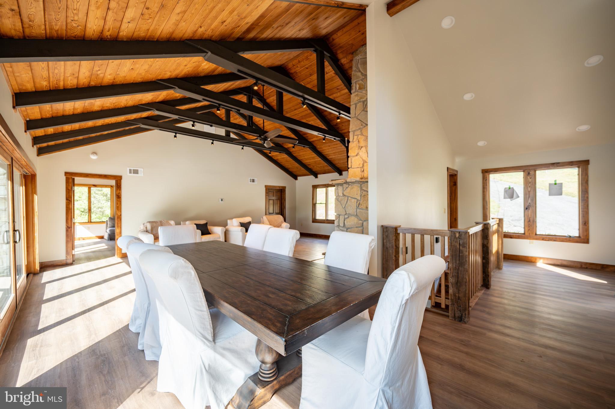 LAKE SHORE DRIVE - Residential