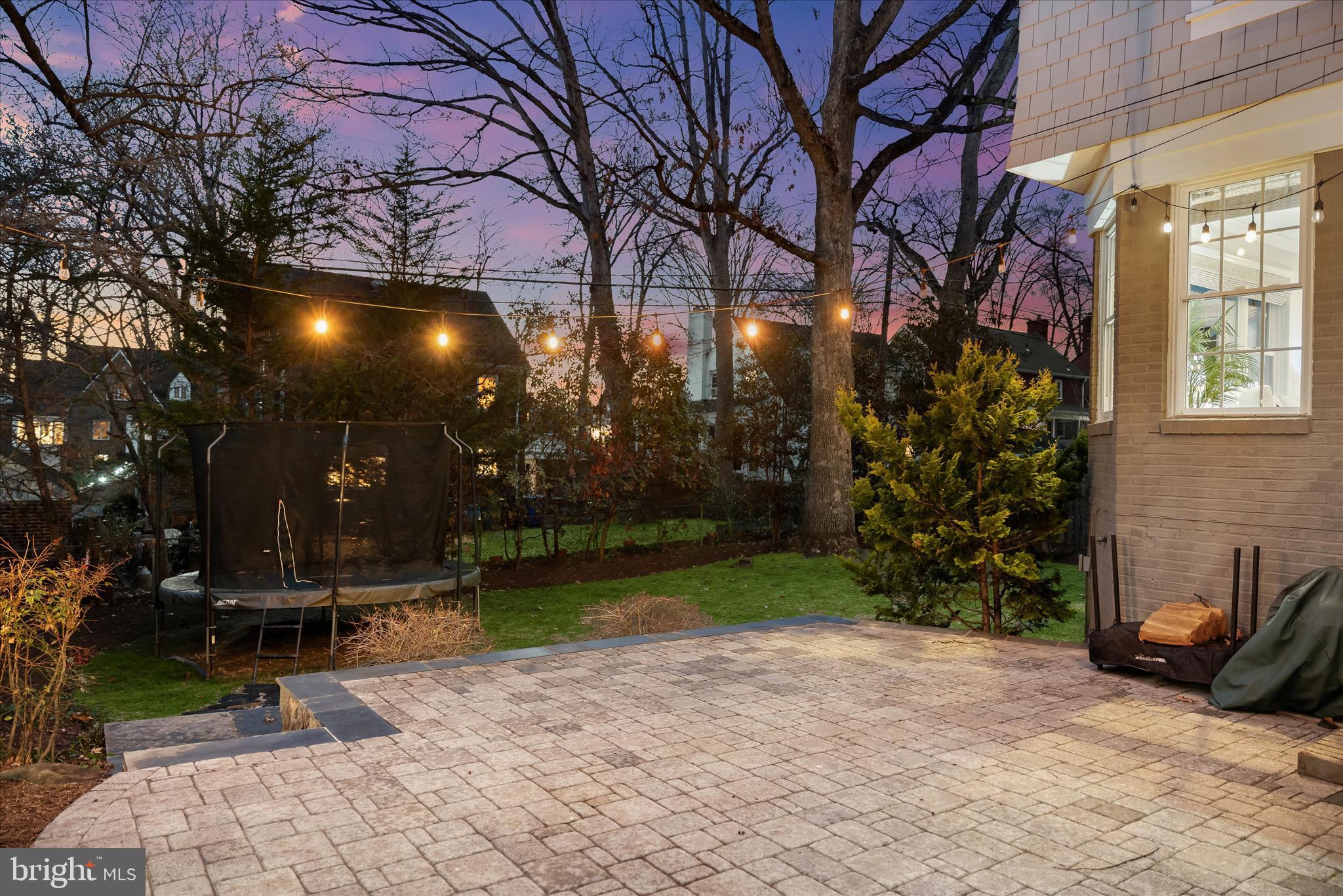 LARCHMONT - Residential