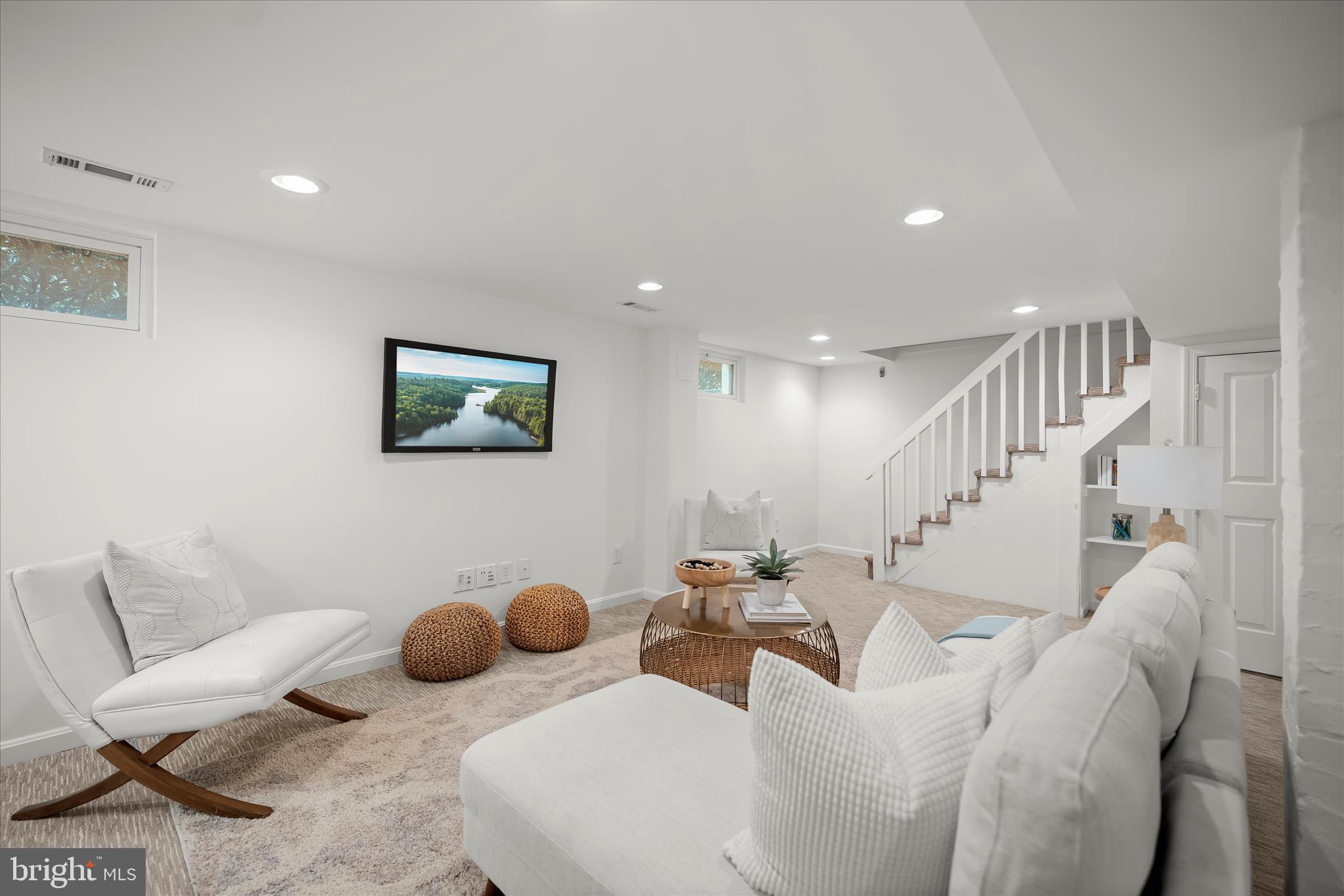 LARCHMONT - Residential