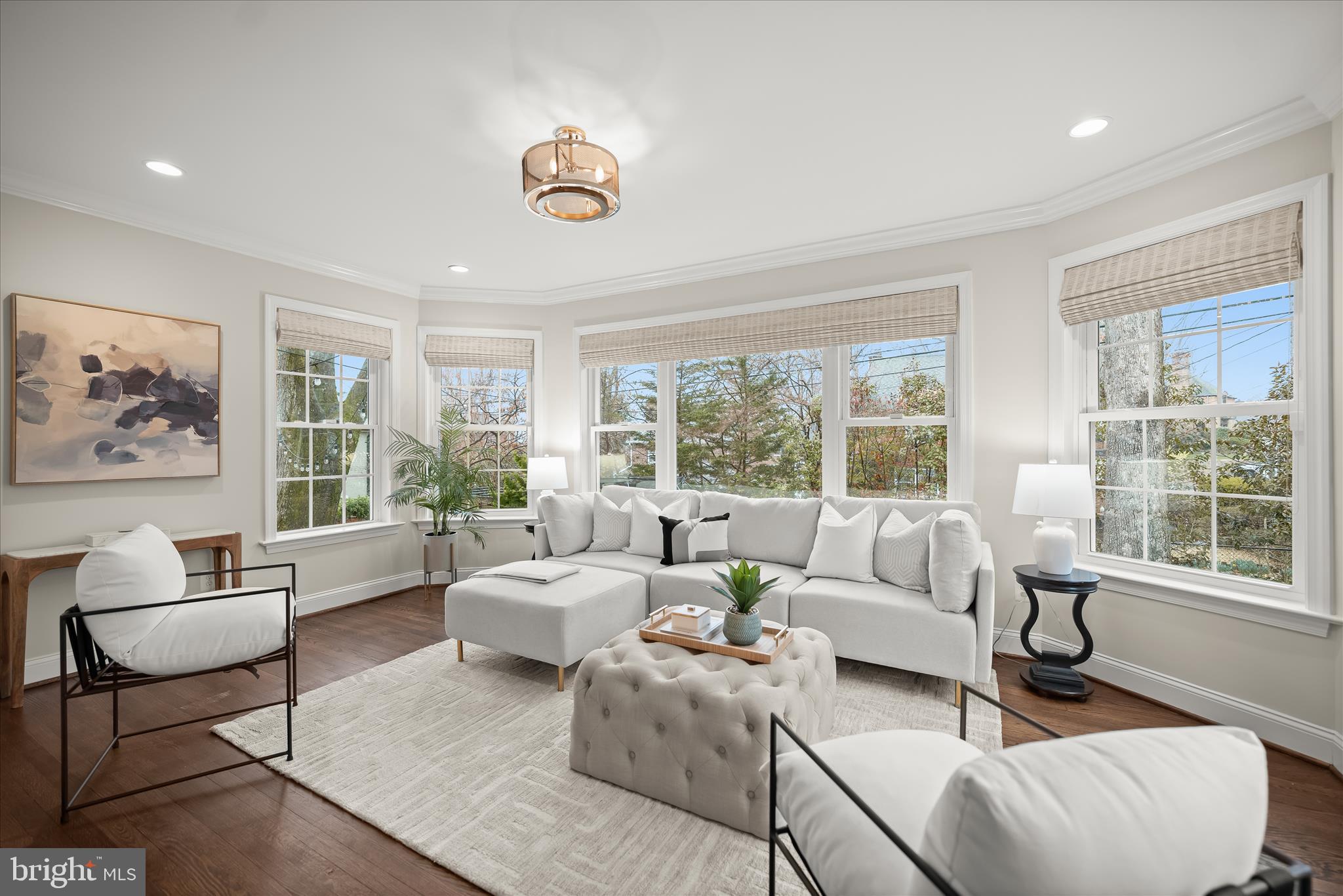 LARCHMONT - Residential