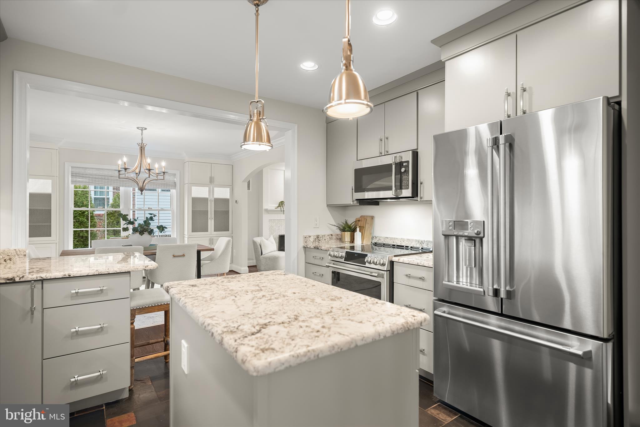 LARCHMONT - Residential