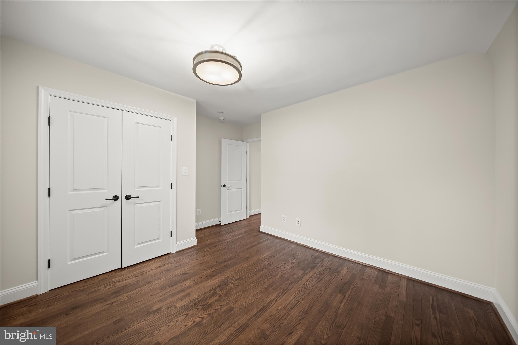 LARCHMONT - Residential