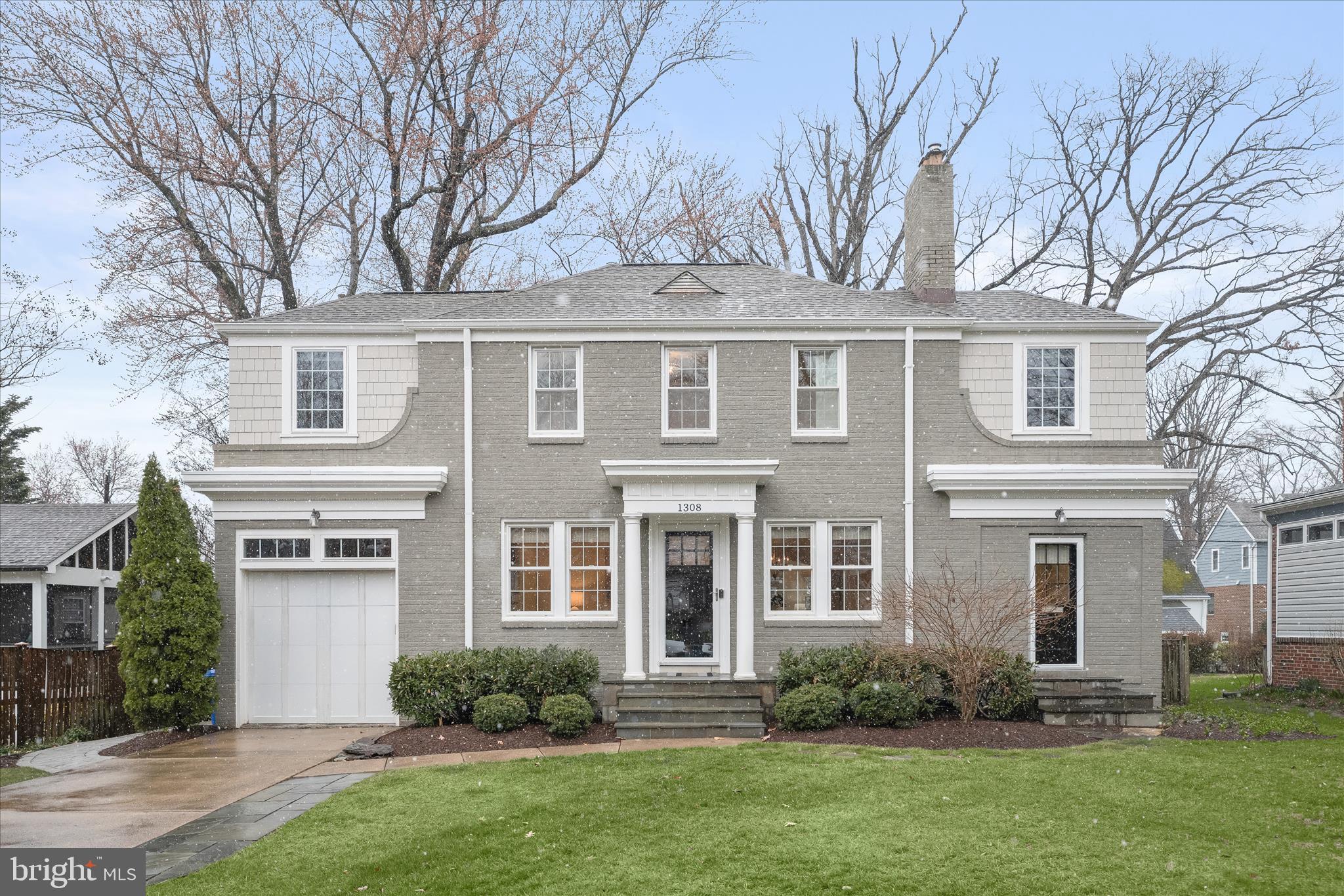 LARCHMONT - Residential